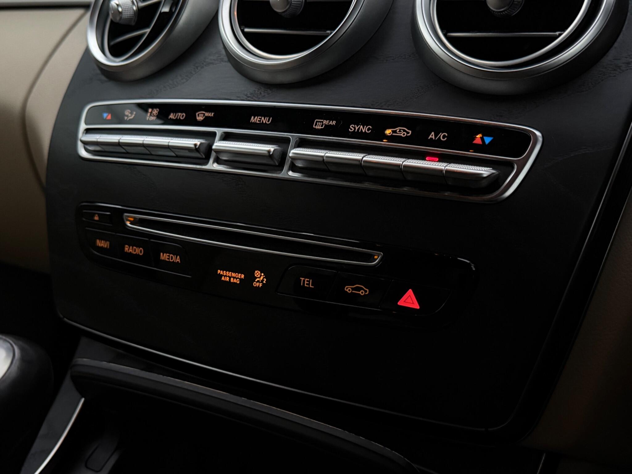Mercedes-Benz C-Class view 25