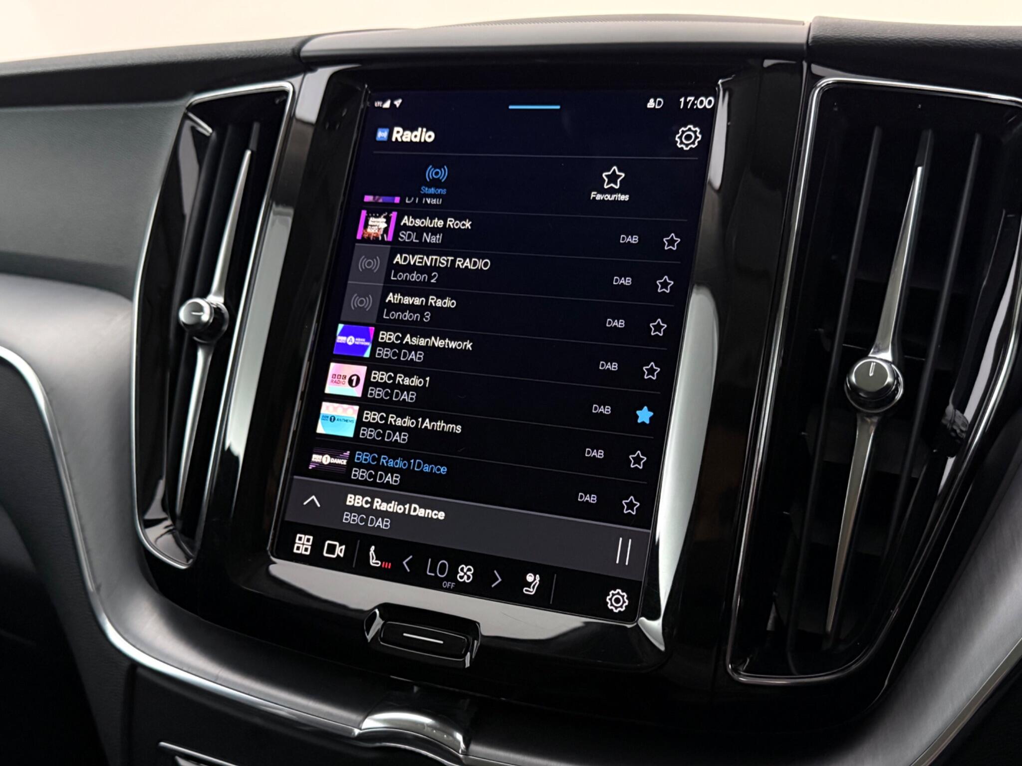 Volvo XC60 view 23