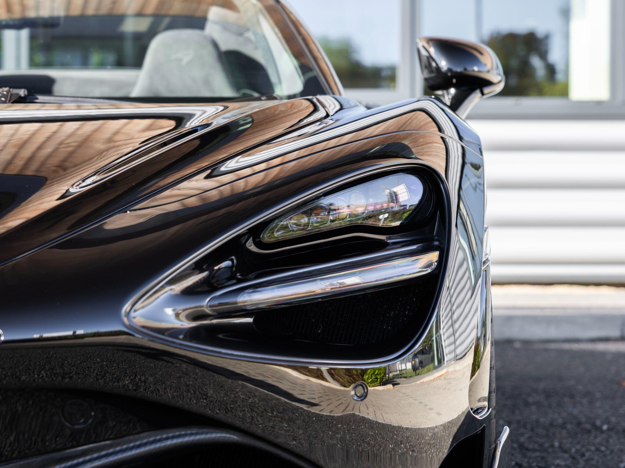 Mclaren 720s view 30