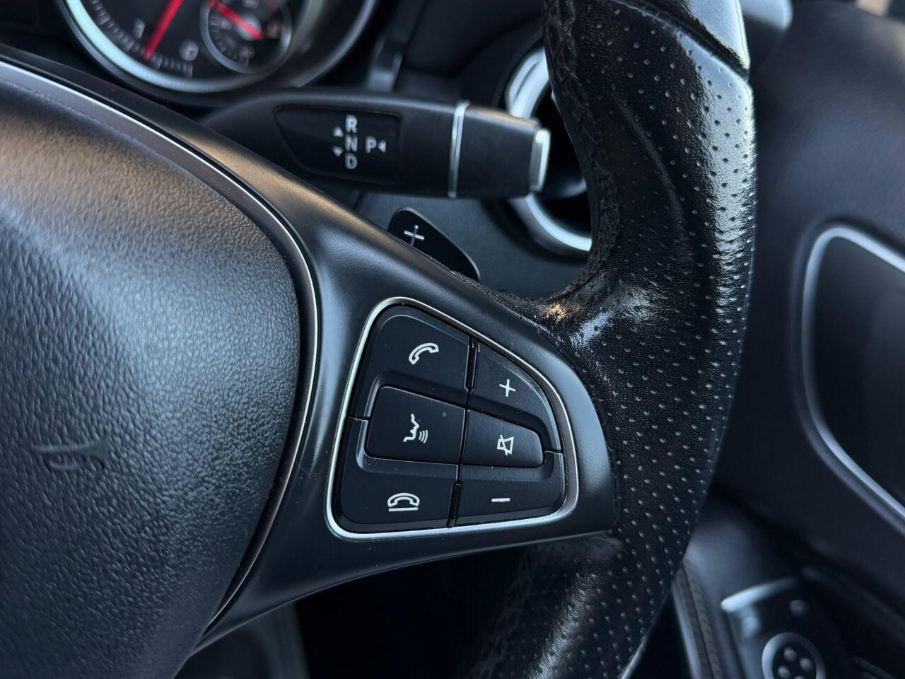 Mercedes-Benz Gla view 32