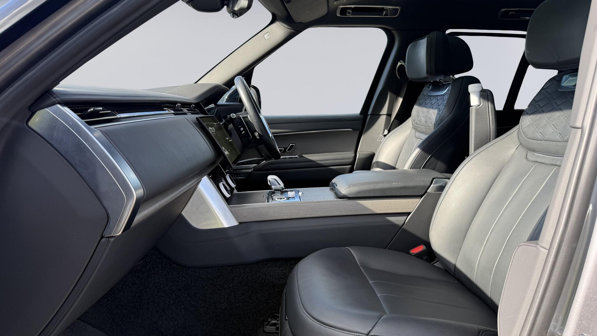 Land Rover Range Rover view 3