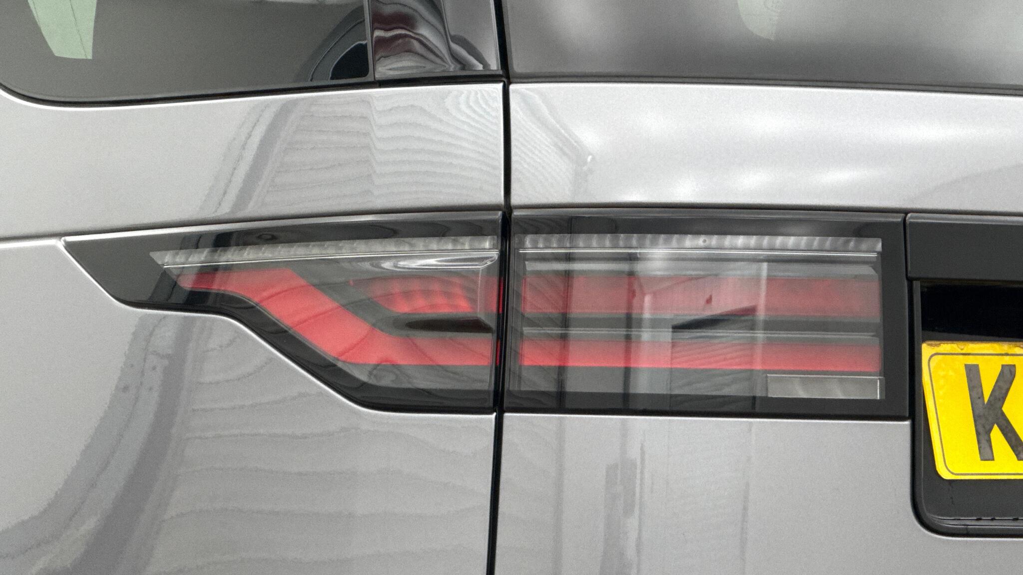 Land Rover Discovery view 19