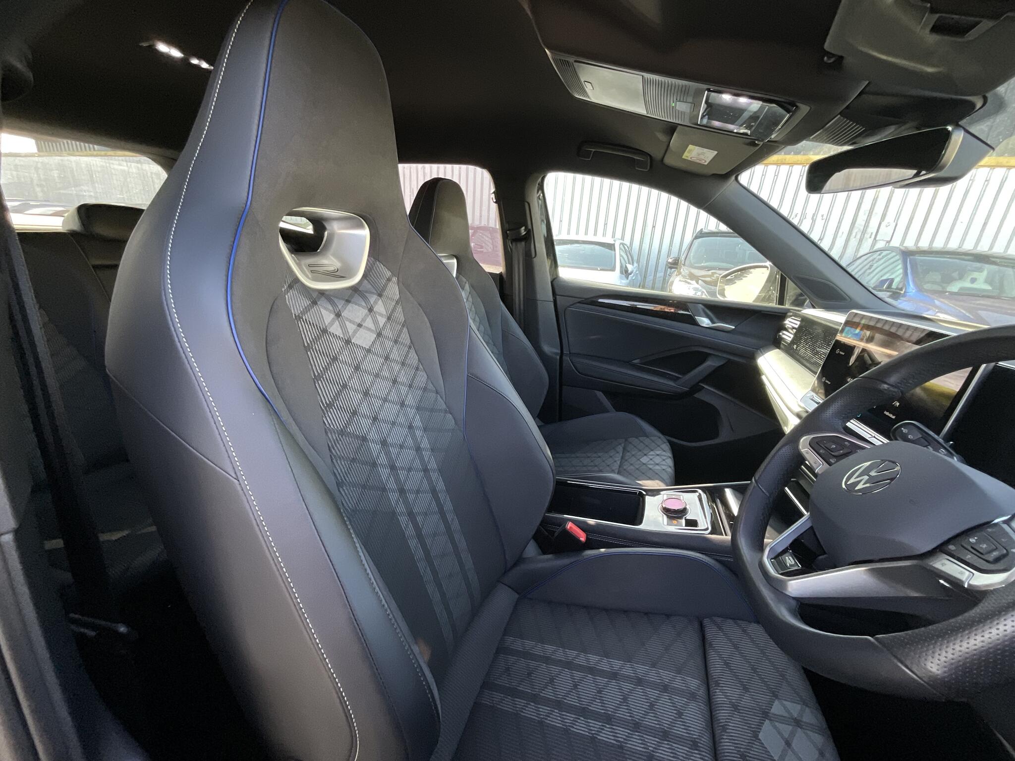 Volkswagen Tiguan view 8