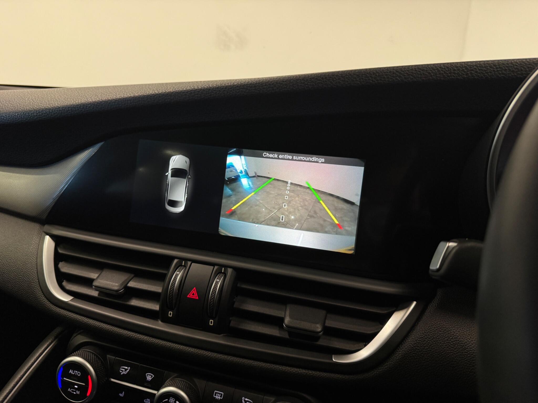 Alfa Romeo Giulia view 23