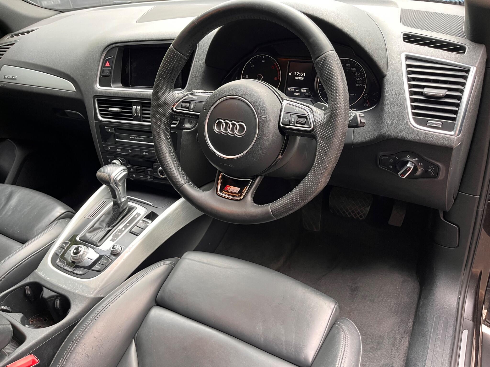 Audi Q5 view 24