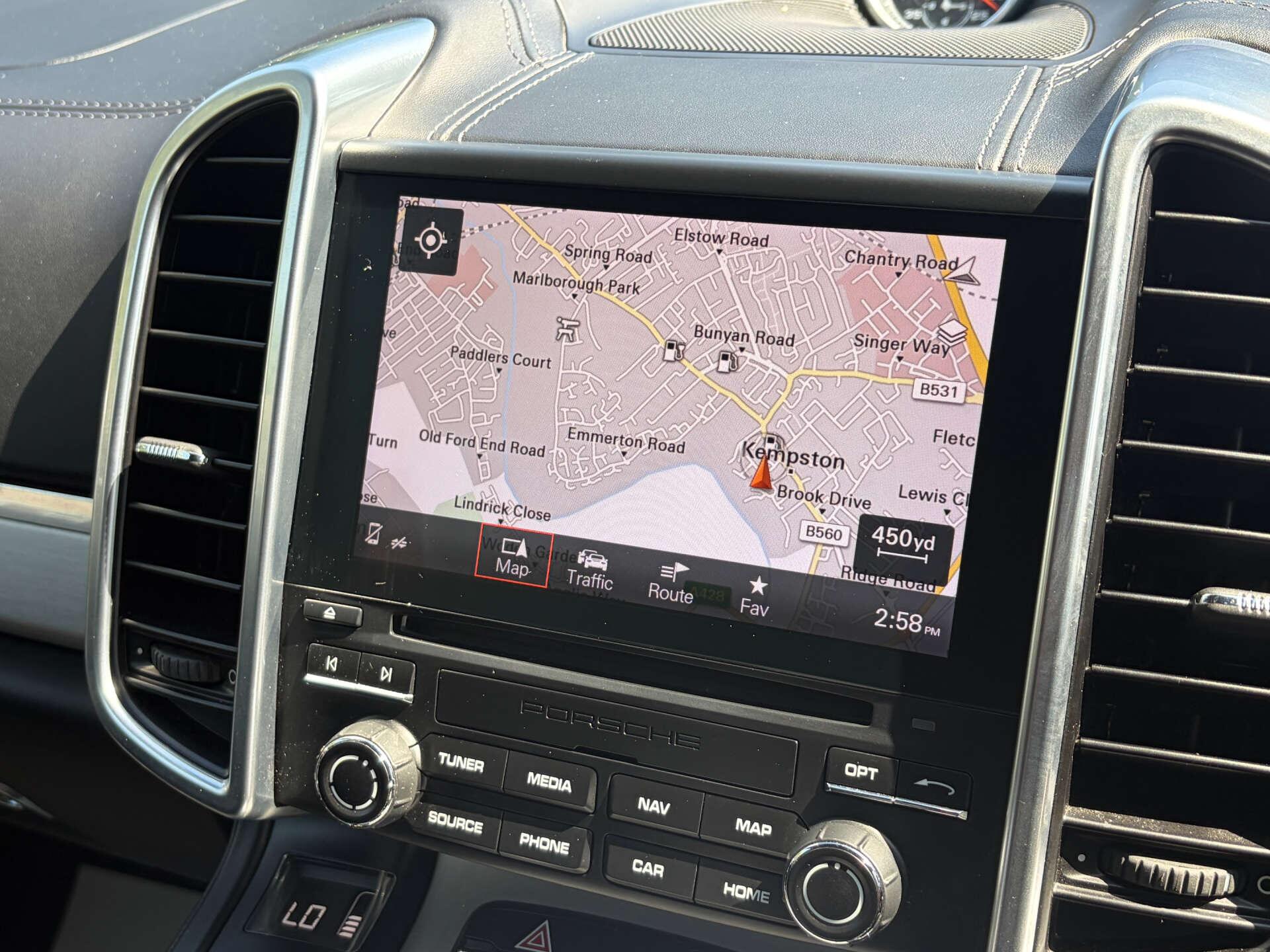 Porsche Cayenne view 36