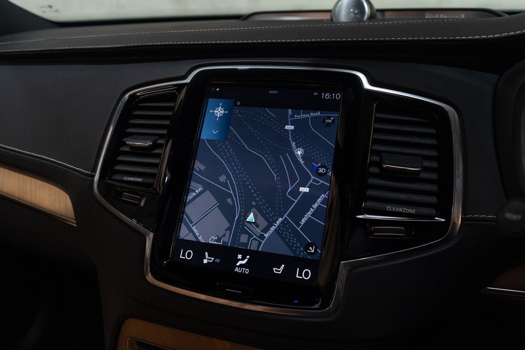Volvo XC90 view 25