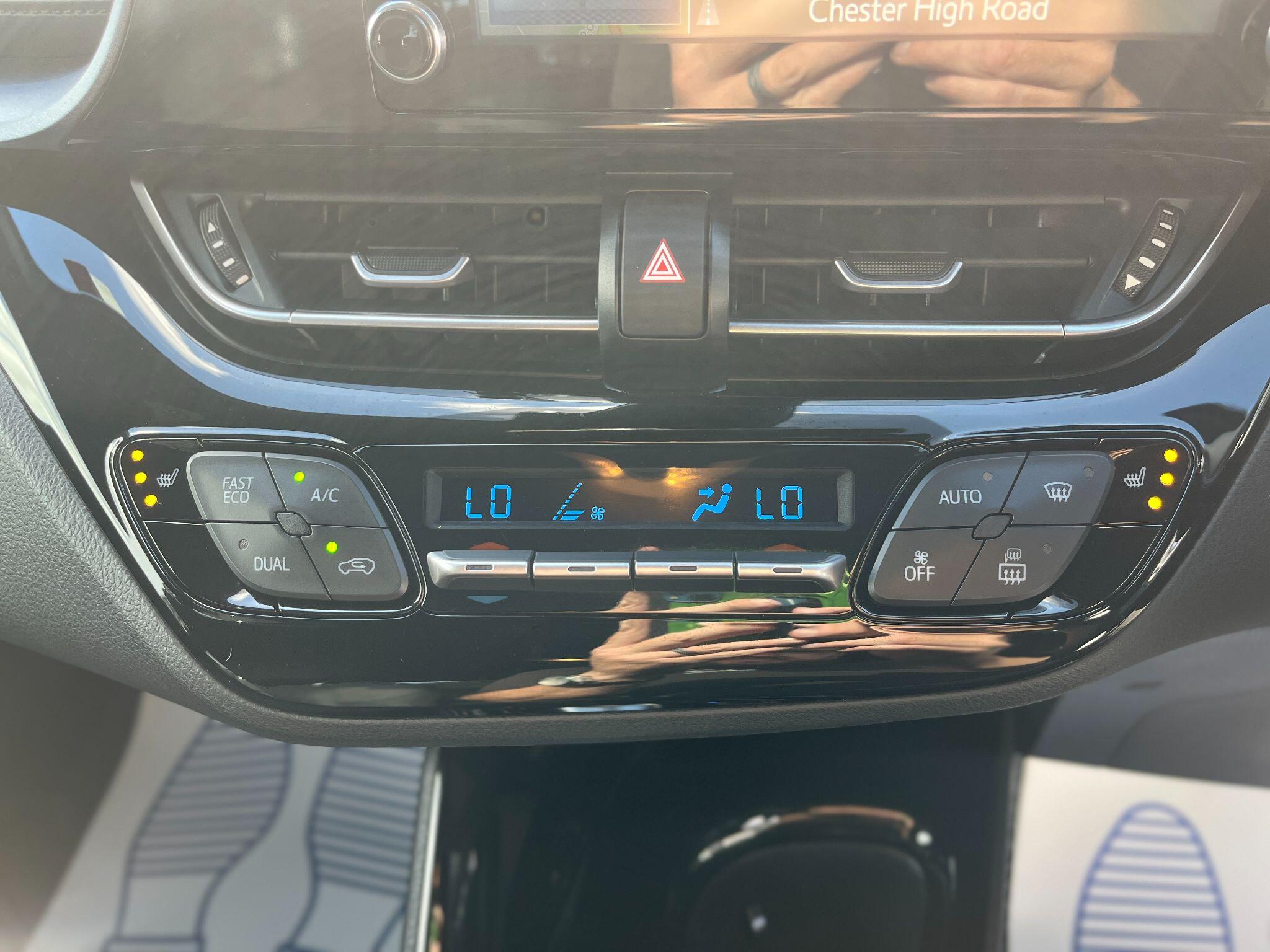 Toyota C-HR view 36