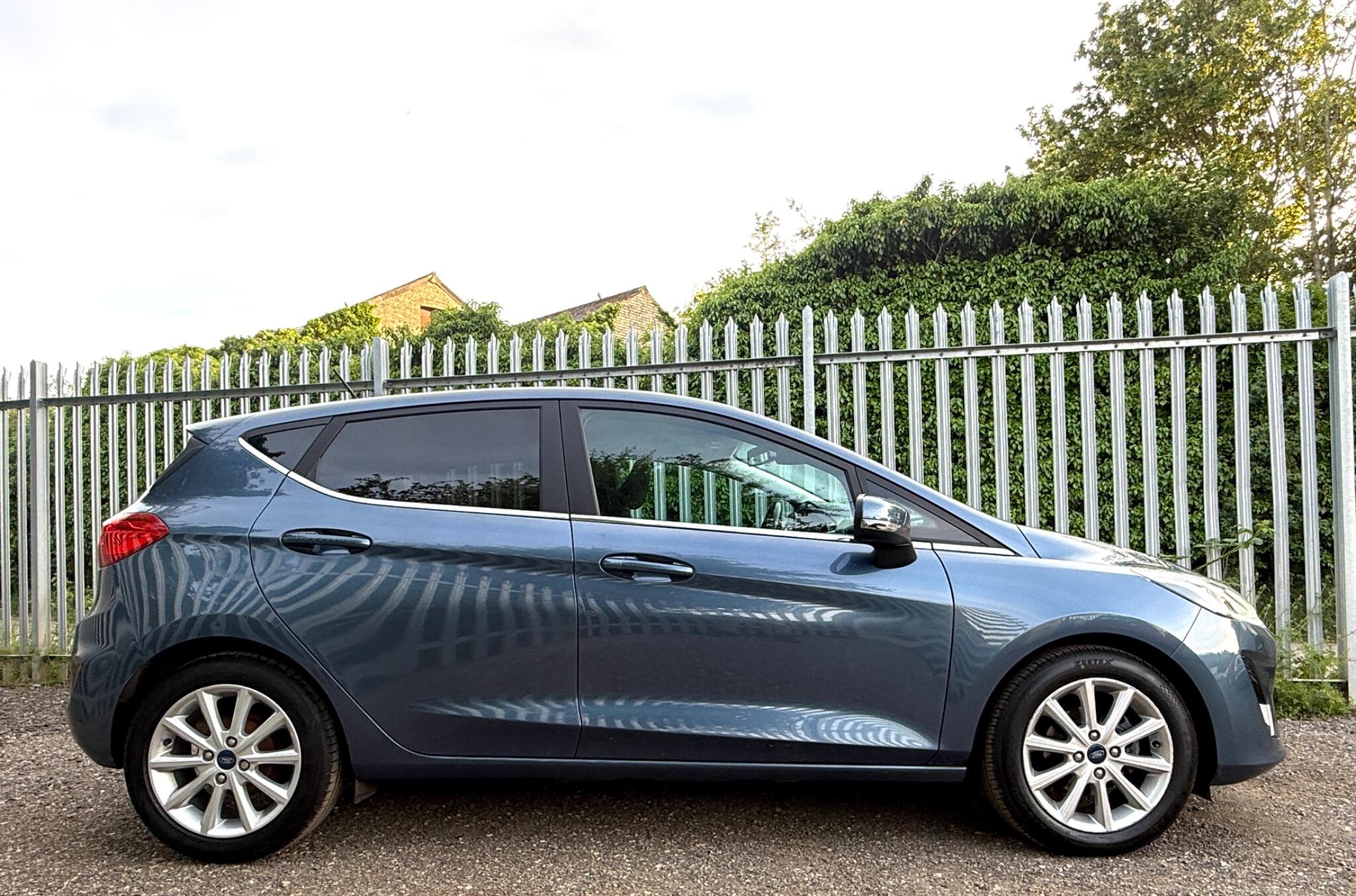 2019 Ford Fiesta image 16