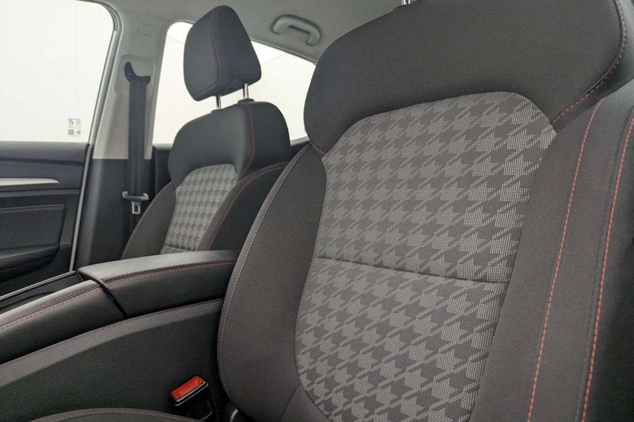 MG ZS view 25