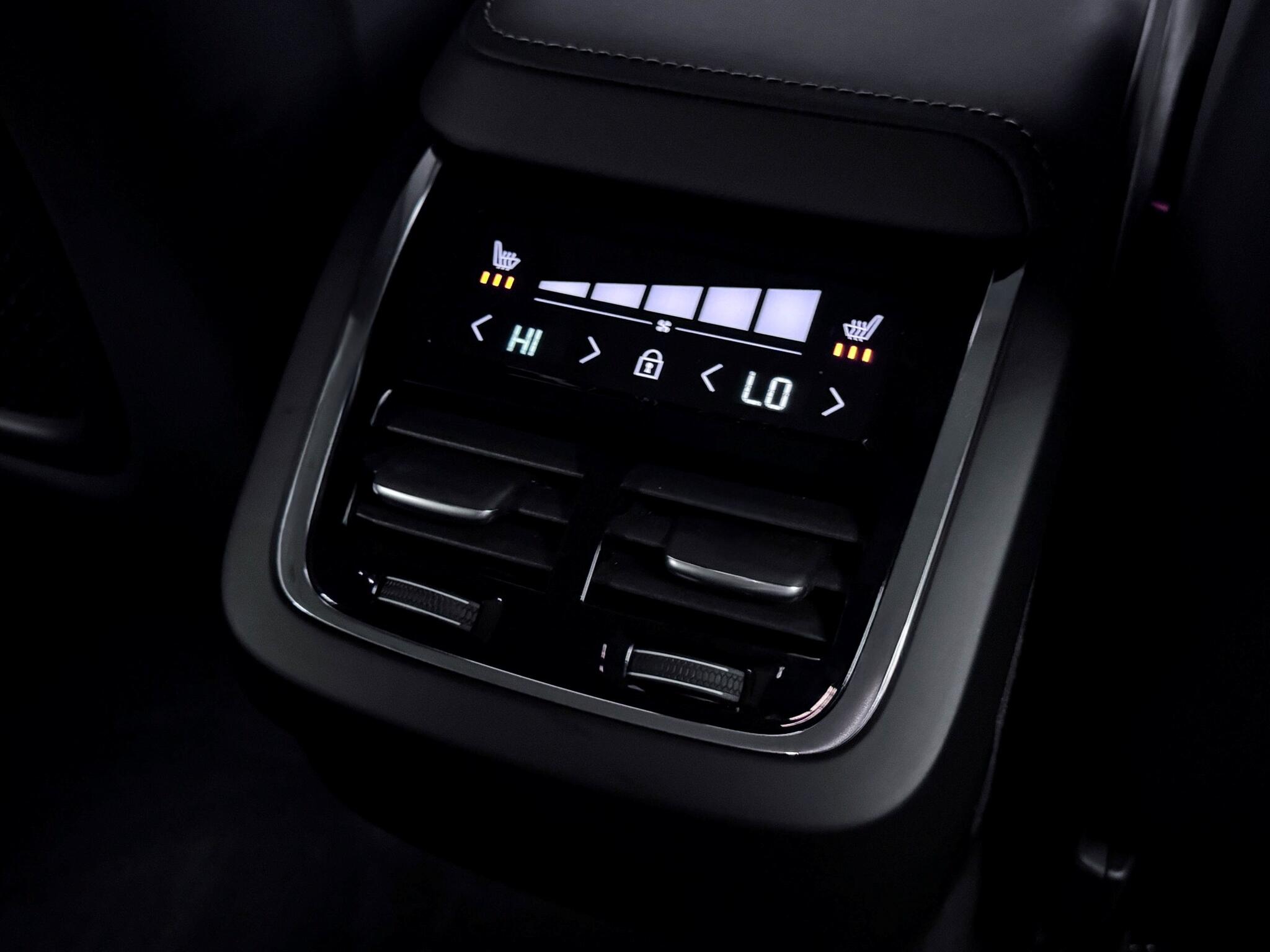 Volvo XC60 view 13