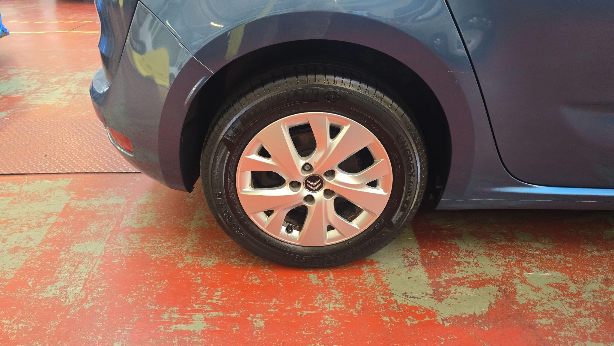 Citroen C4 Picasso view 27