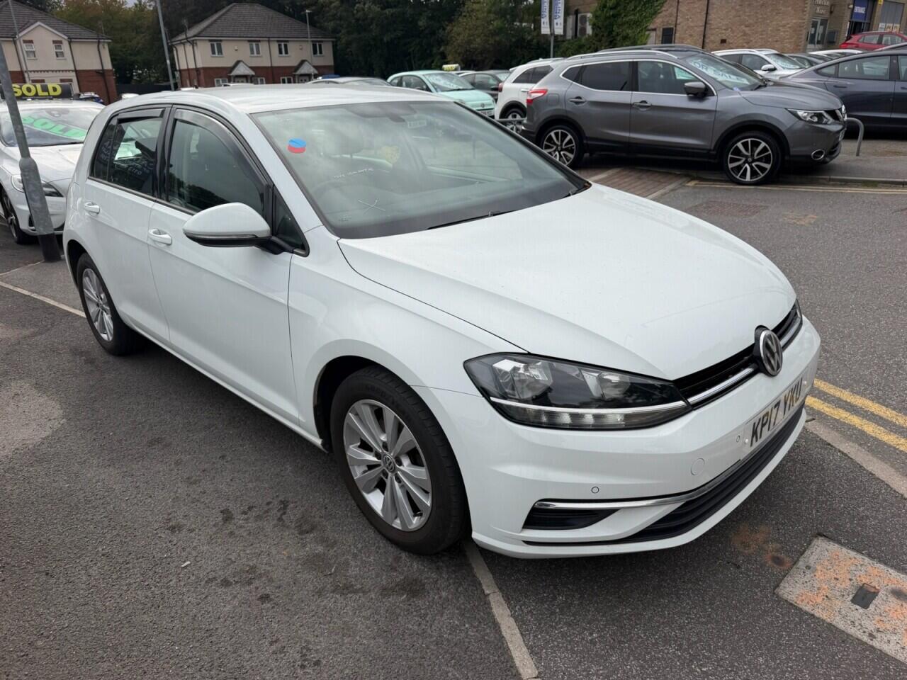 Volkswagen Golf view 3