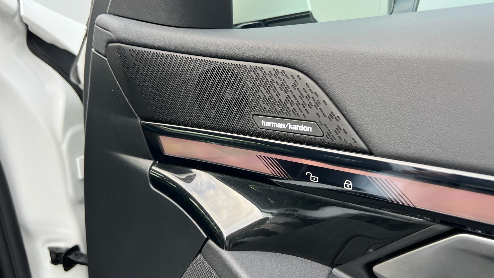 BMW i5 view 21