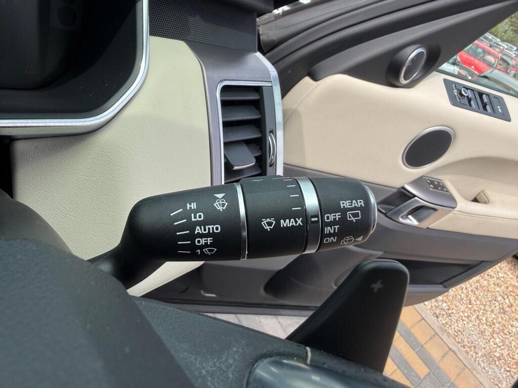 Land Rover Range Rover Sport view 25