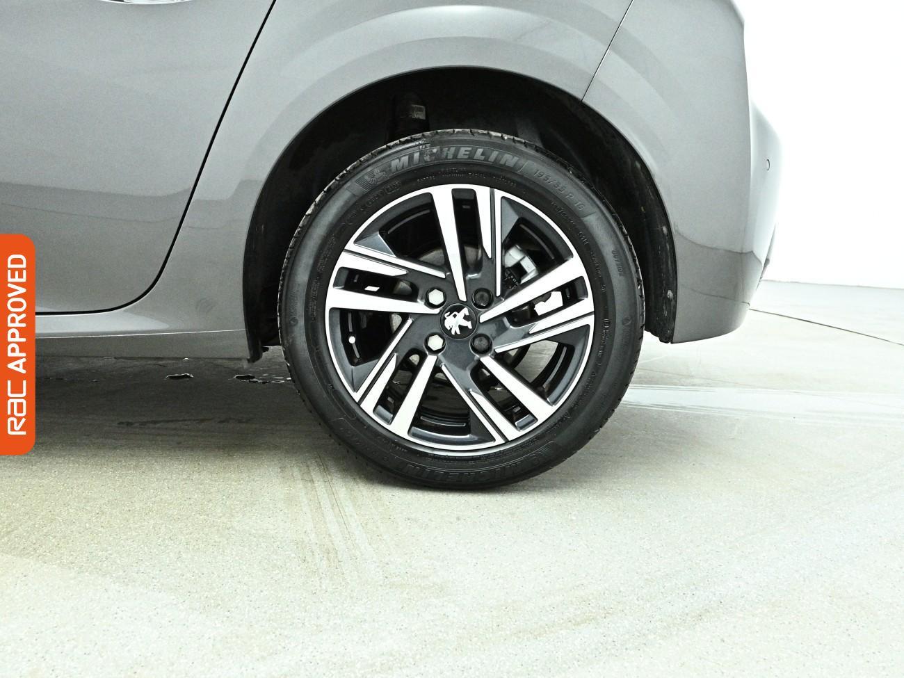 Peugeot 208 view 31