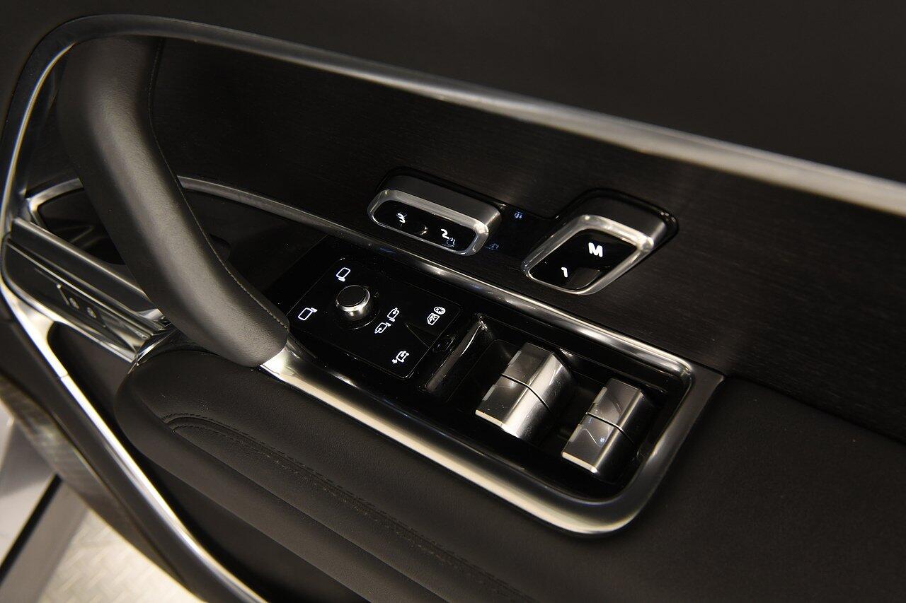 Land Rover Range Rover view 22