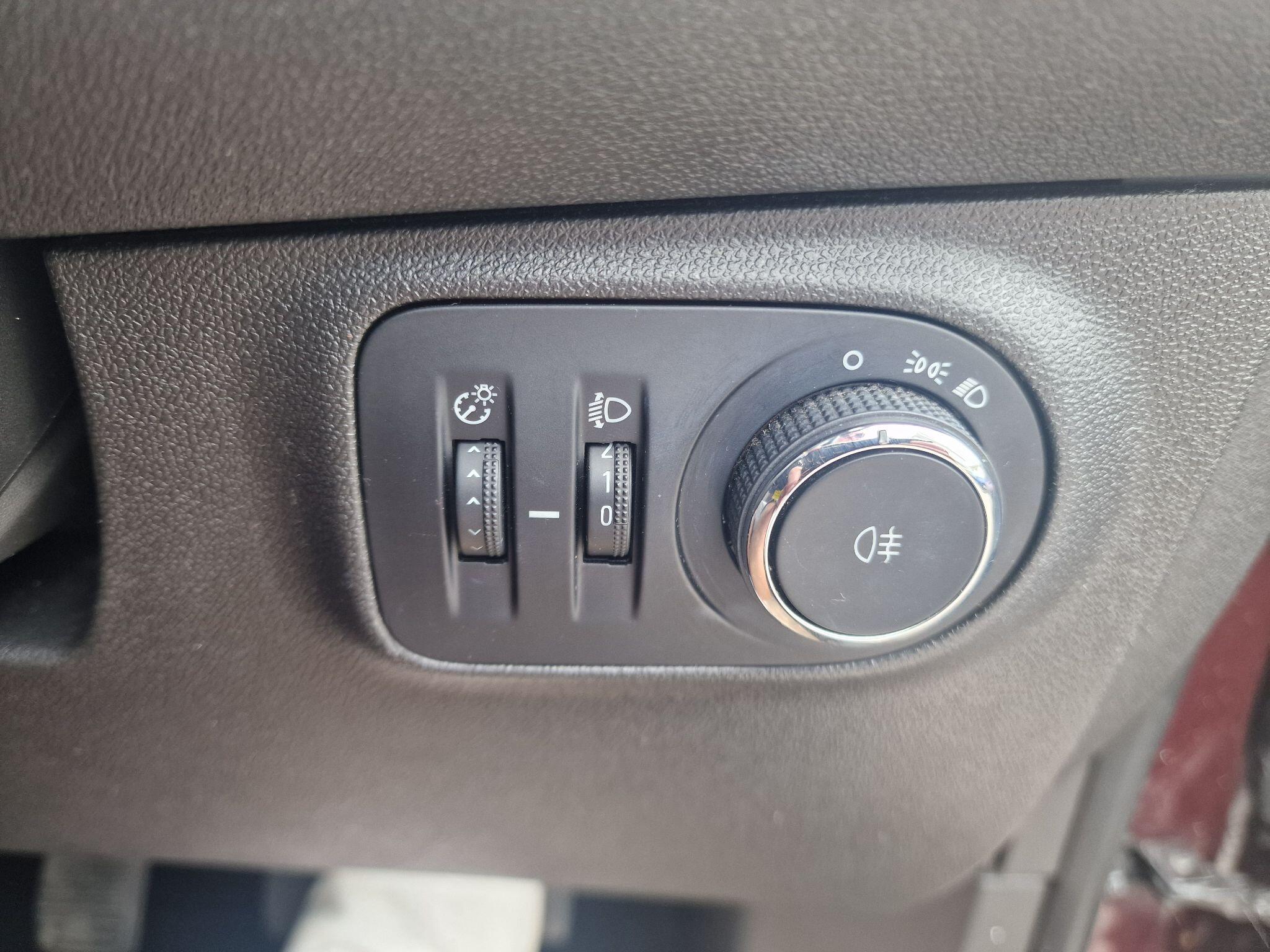 Vauxhall Adam view 22