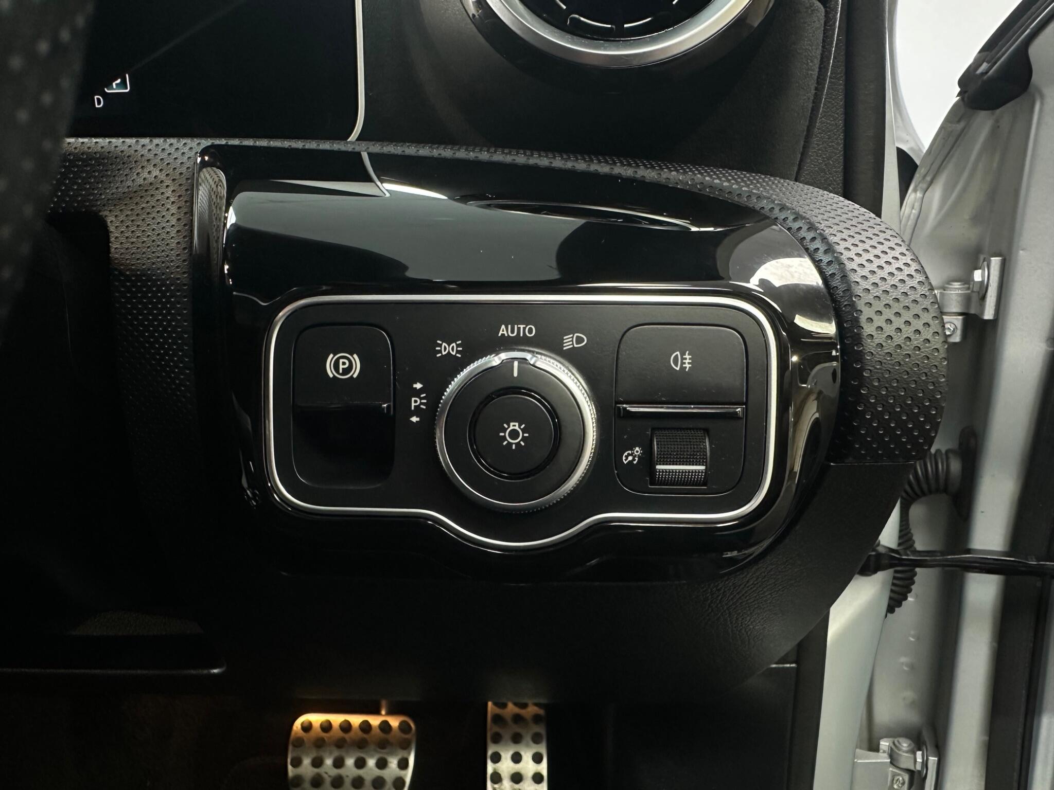 Mercedes-Benz A-Class view 32
