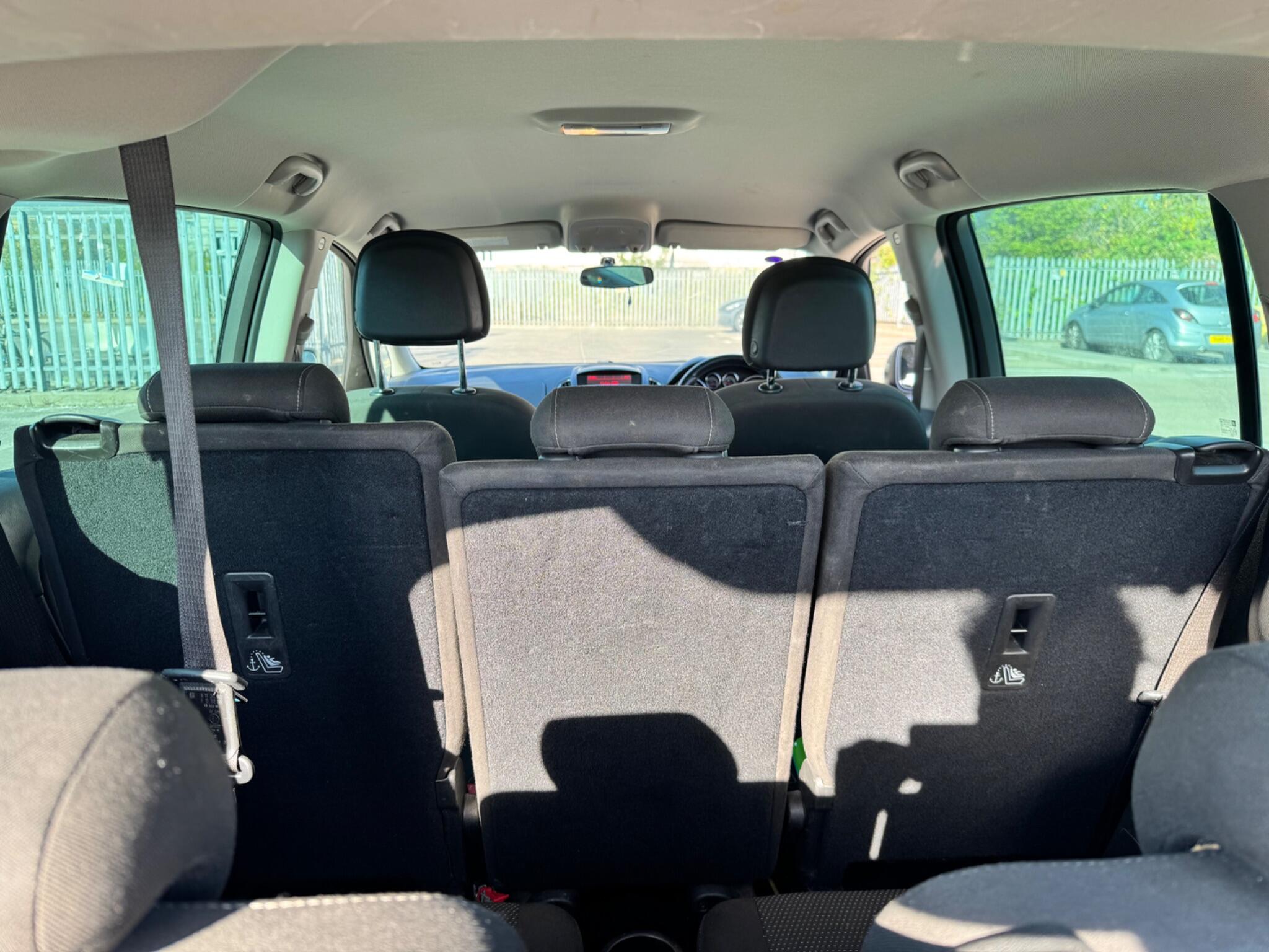Vauxhall Zafira Tourer view 38