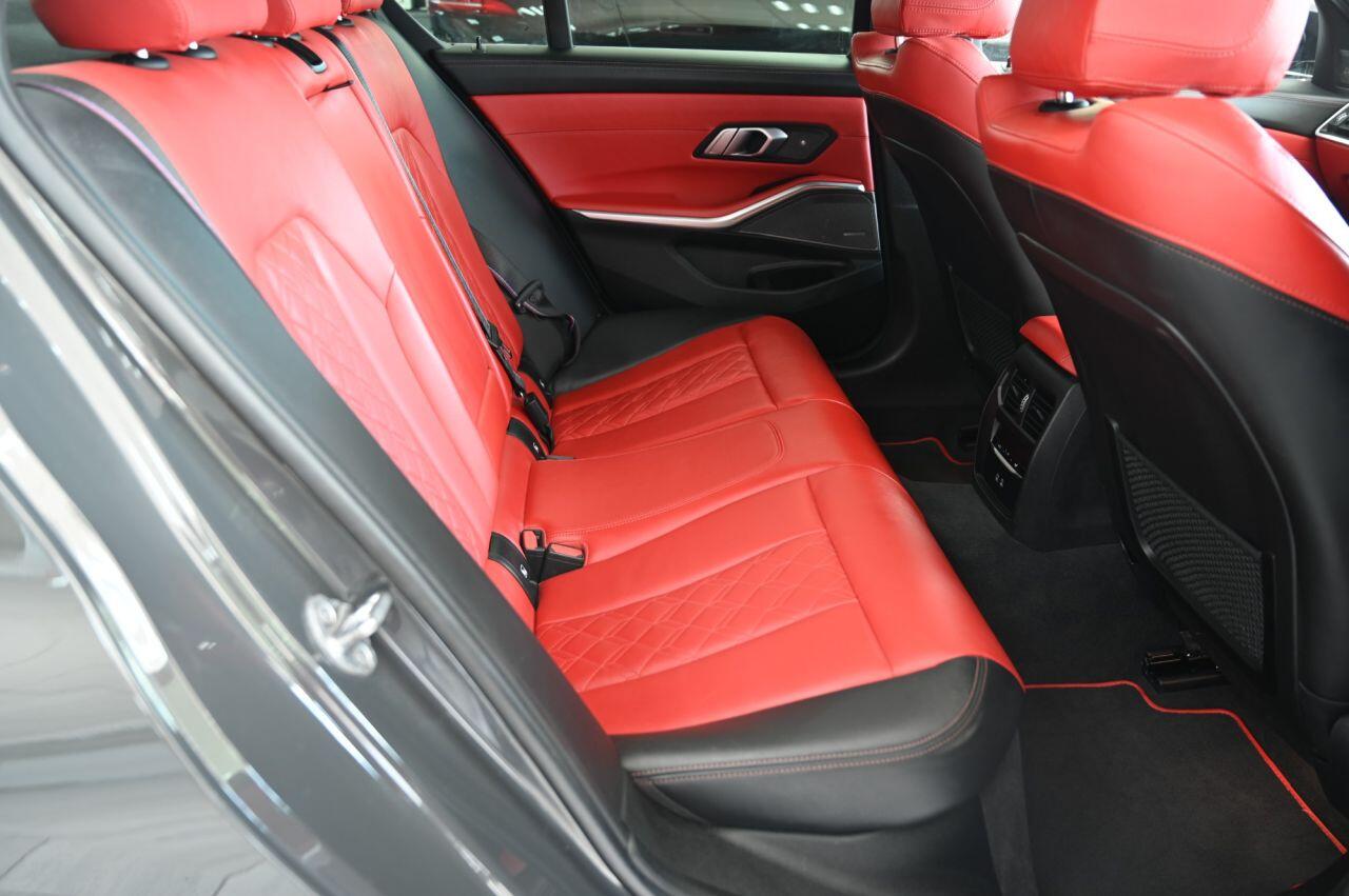 BMW 3 Series view 14