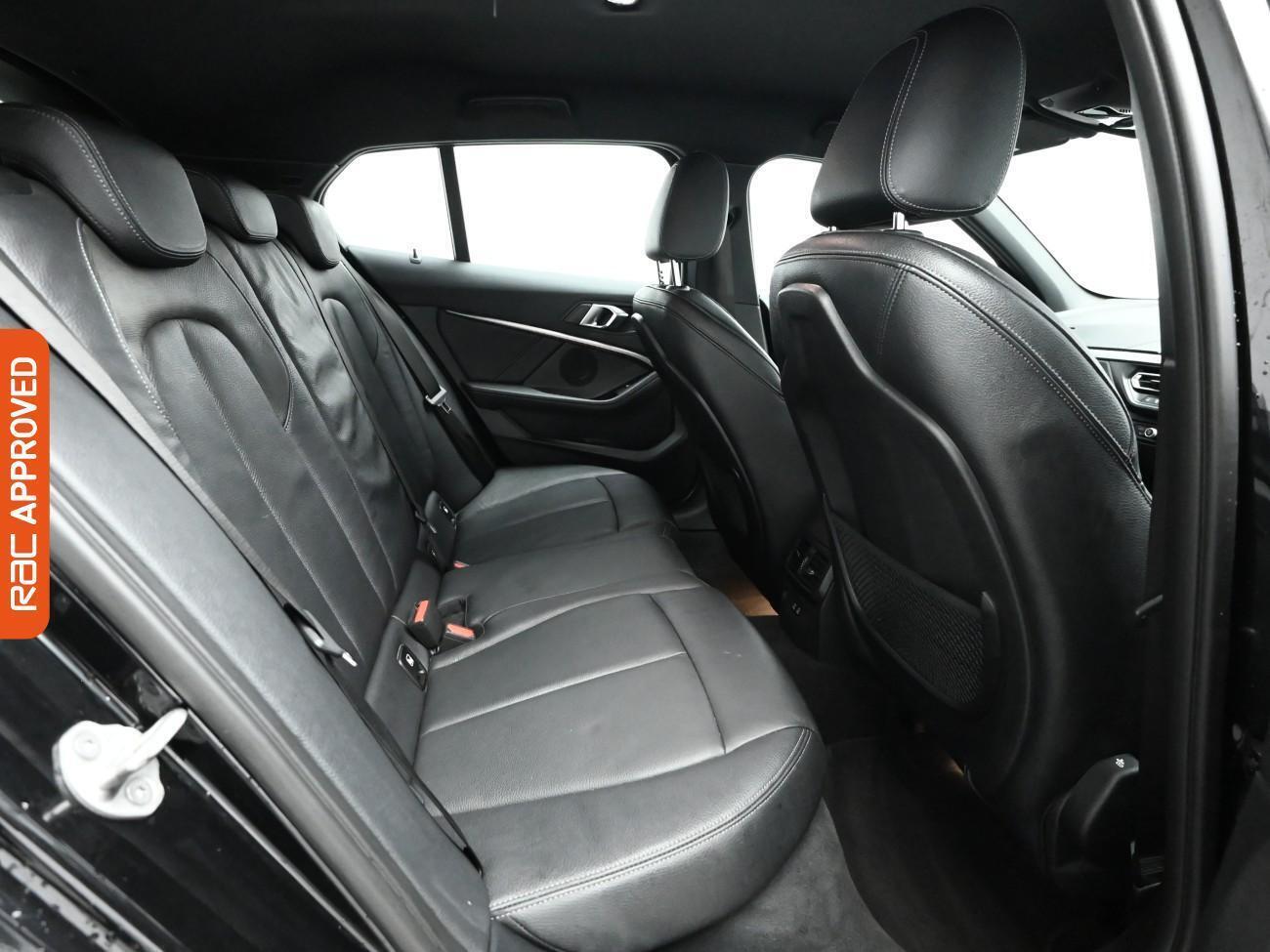 BMW 1 Series view 12