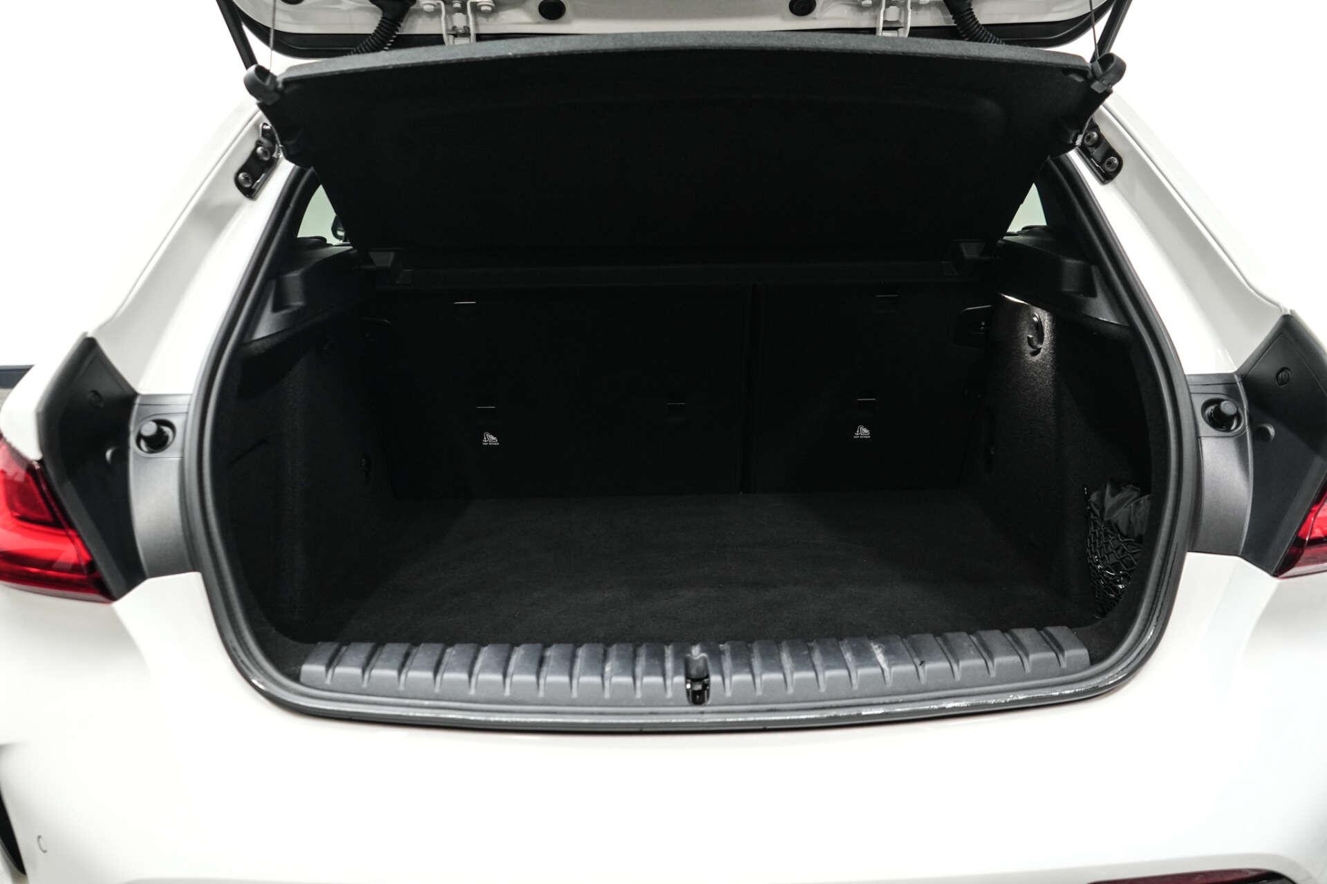 BMW 1 Series view 14
