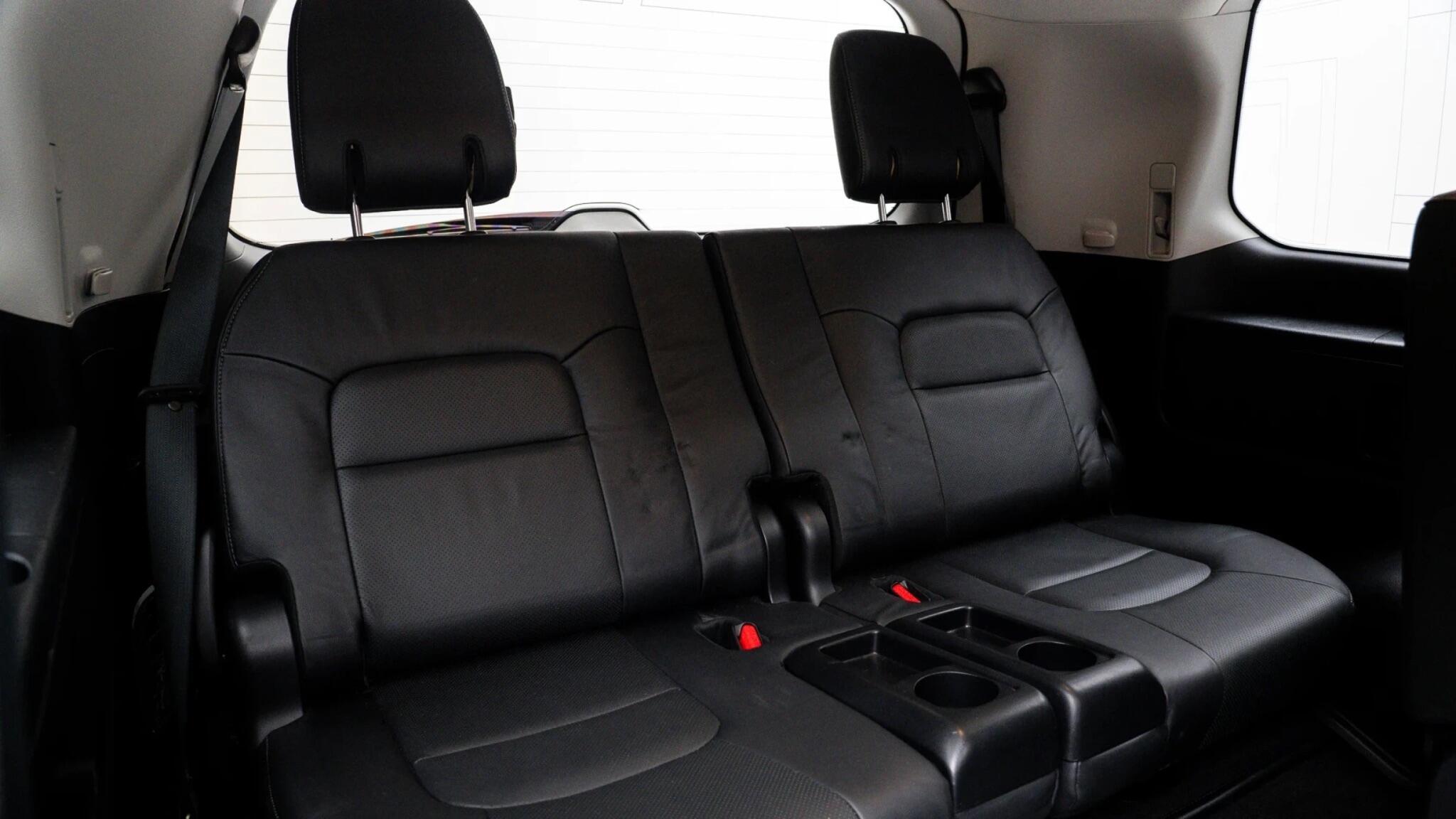 Toyota Land Cruiser view 14