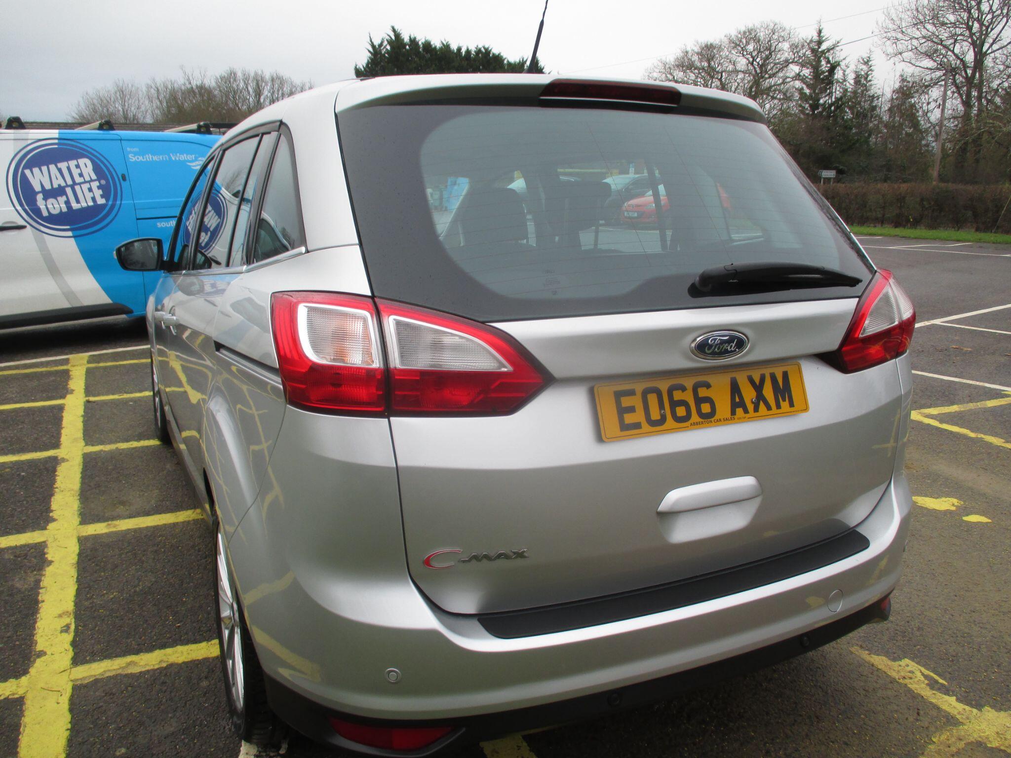 2016 Ford Grand C-Max image 13