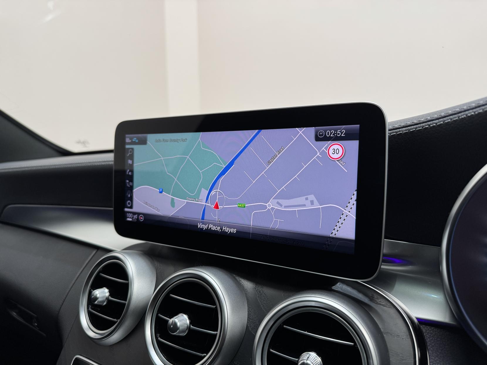 Mercedes-Benz C Class view 26