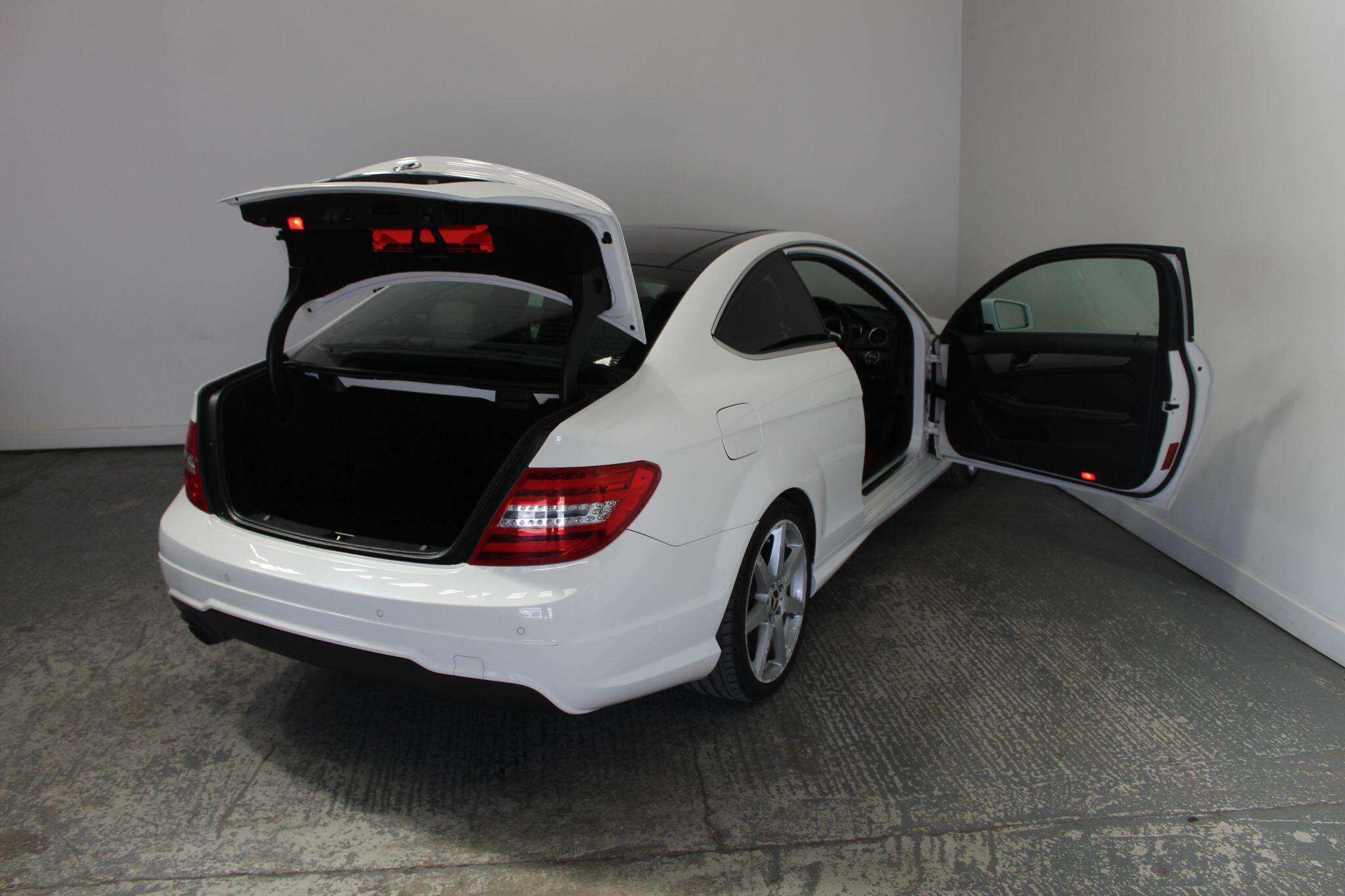 Mercedes-Benz C-Class view 21