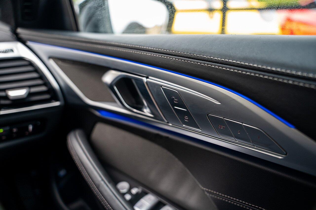 BMW 8 Series view 83