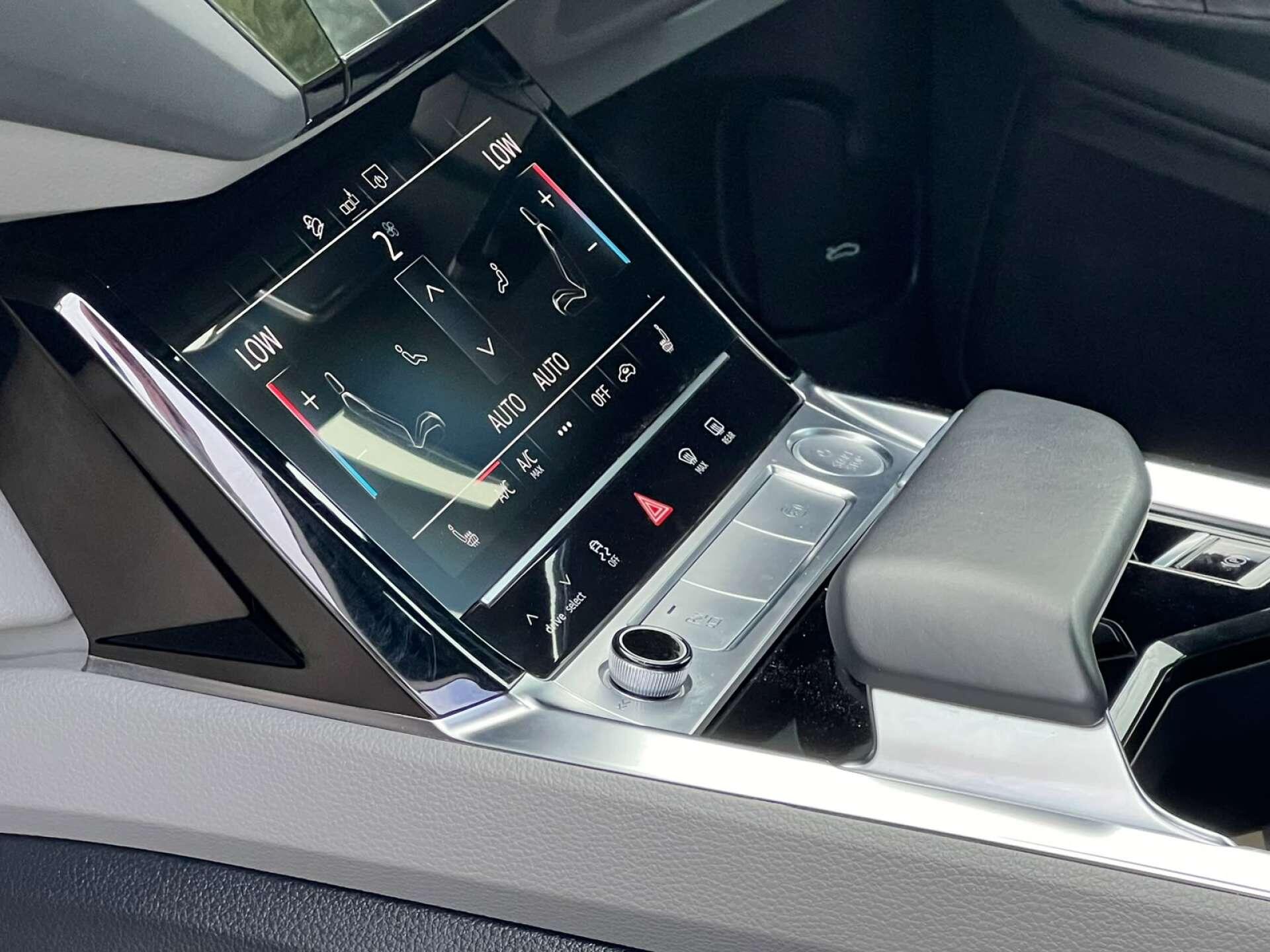 Audi E-Tron view 24
