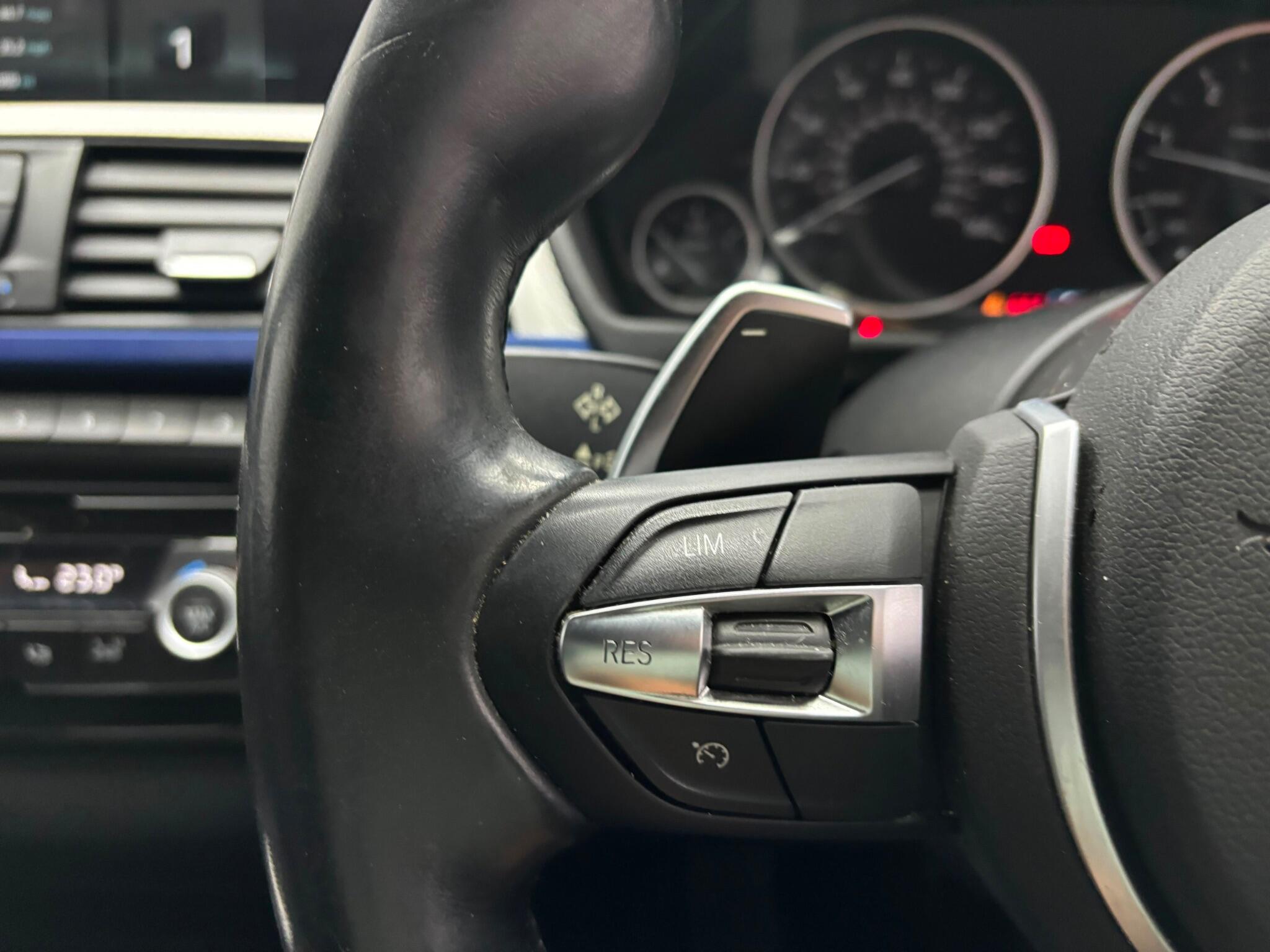 BMW 3 Series view 11