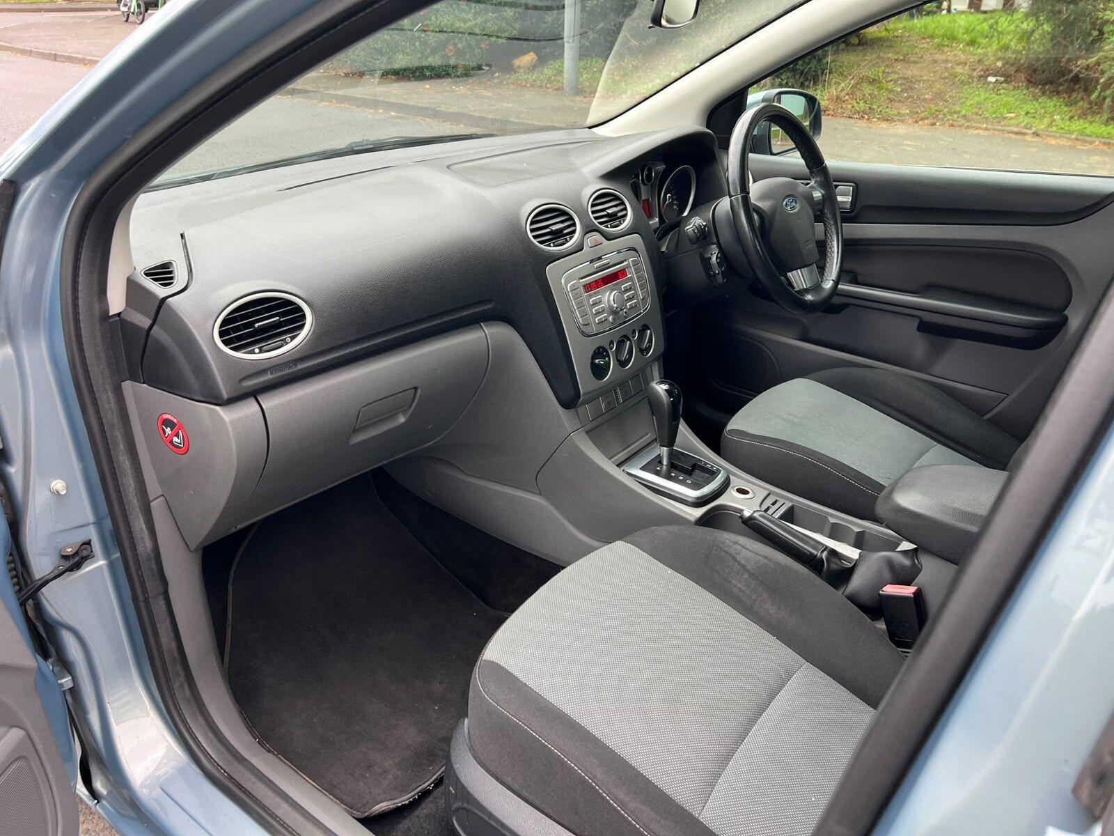Ford Focus view 29