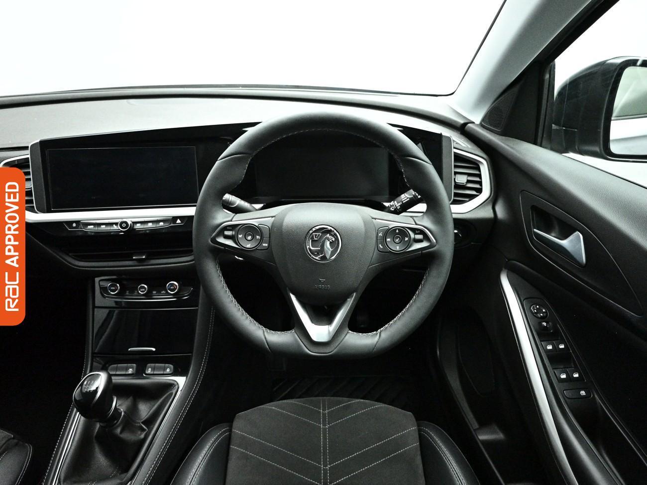 Vauxhall Grandland view 9