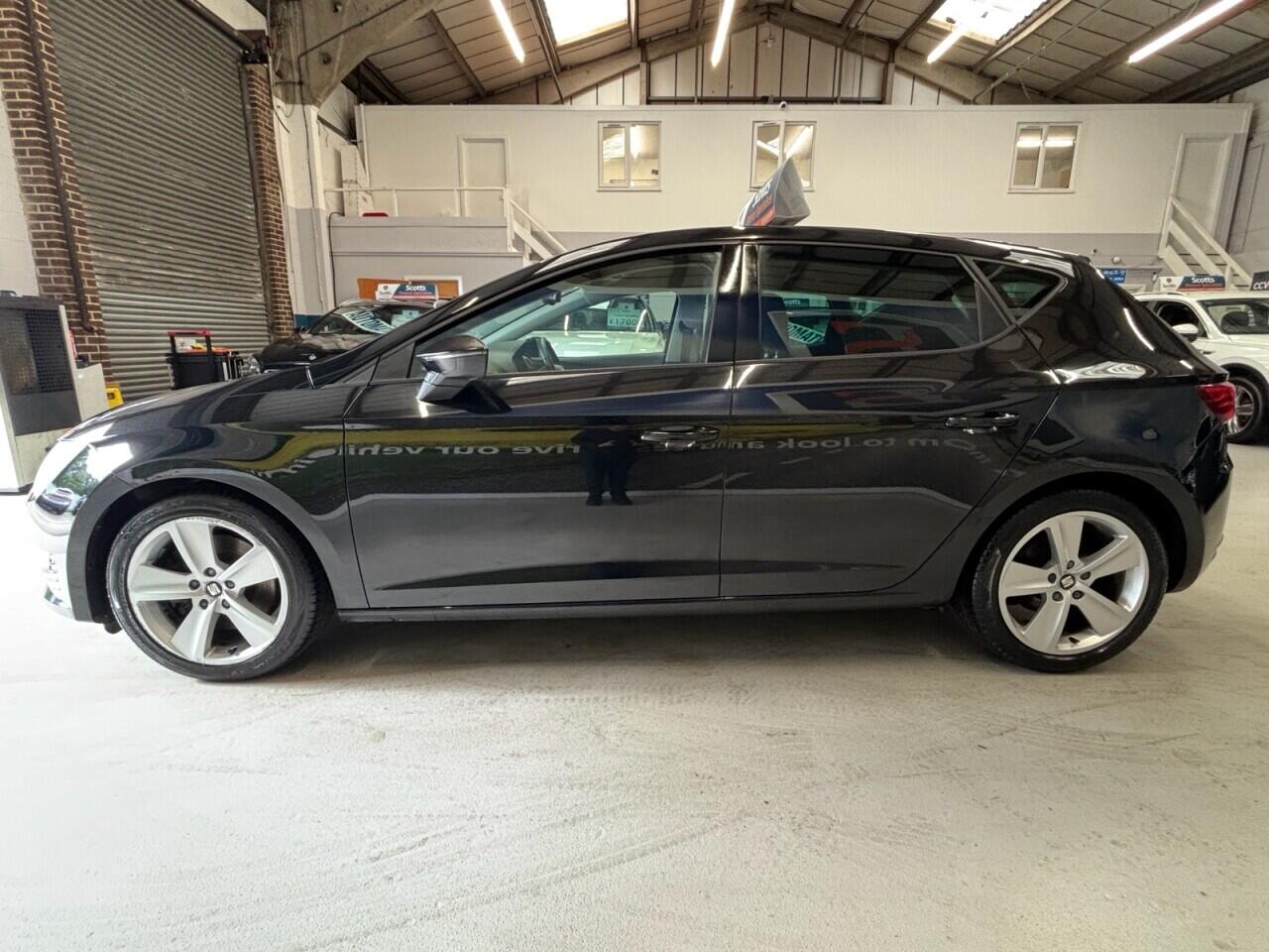 Seat Leon view 8