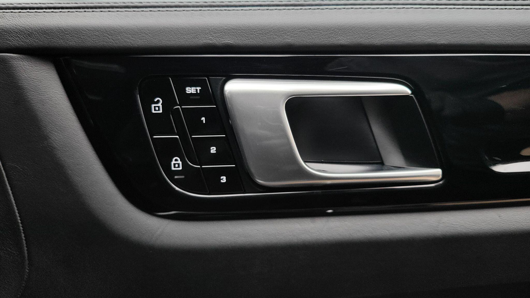 Porsche Cayenne view 20