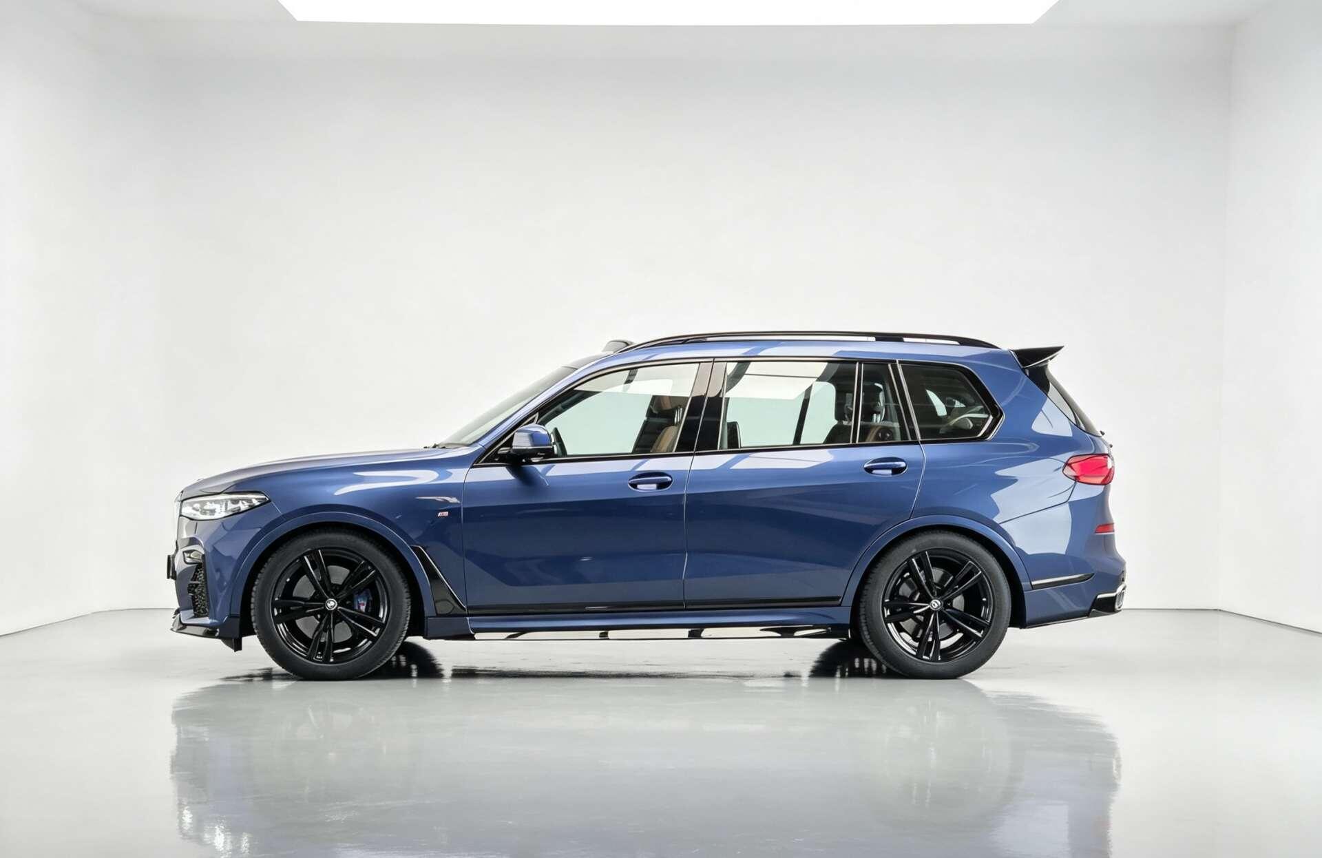 BMW X7 view 9