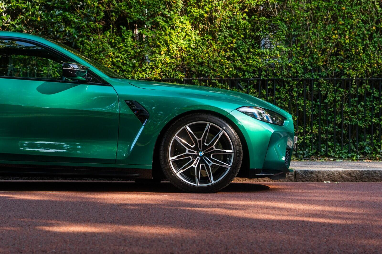 BMW M4 view 6