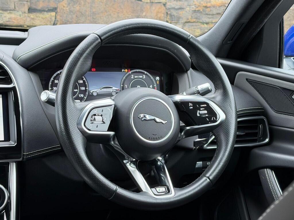 Jaguar XE view 25
