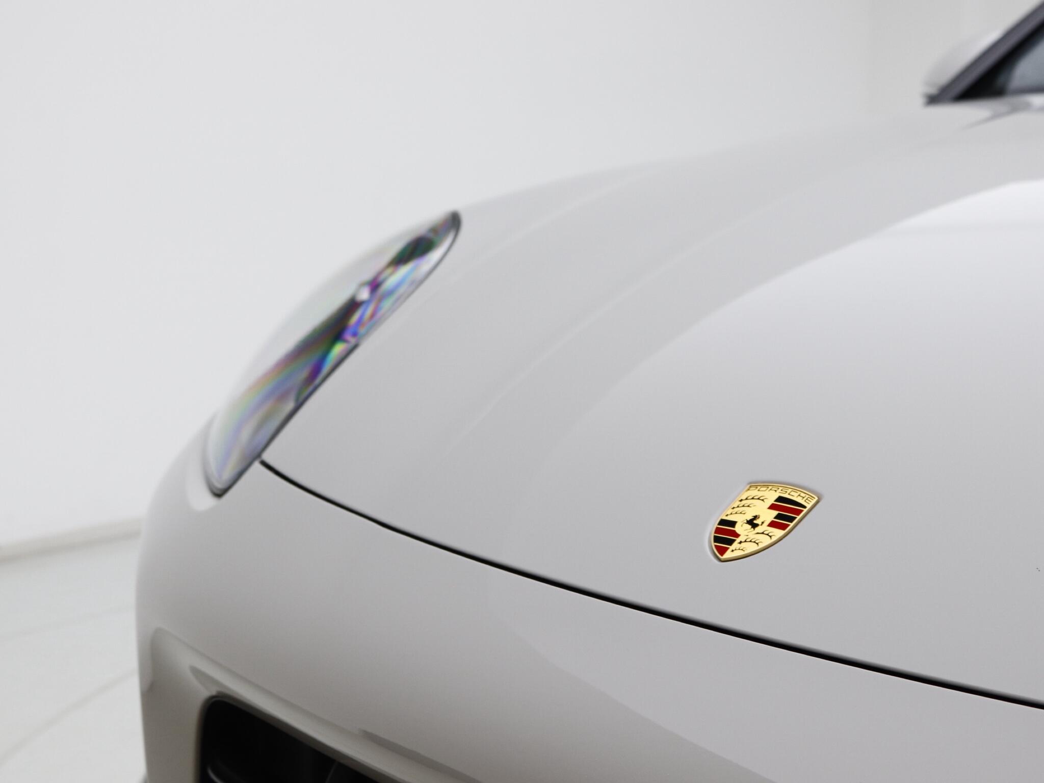 Porsche Cayenne view 23