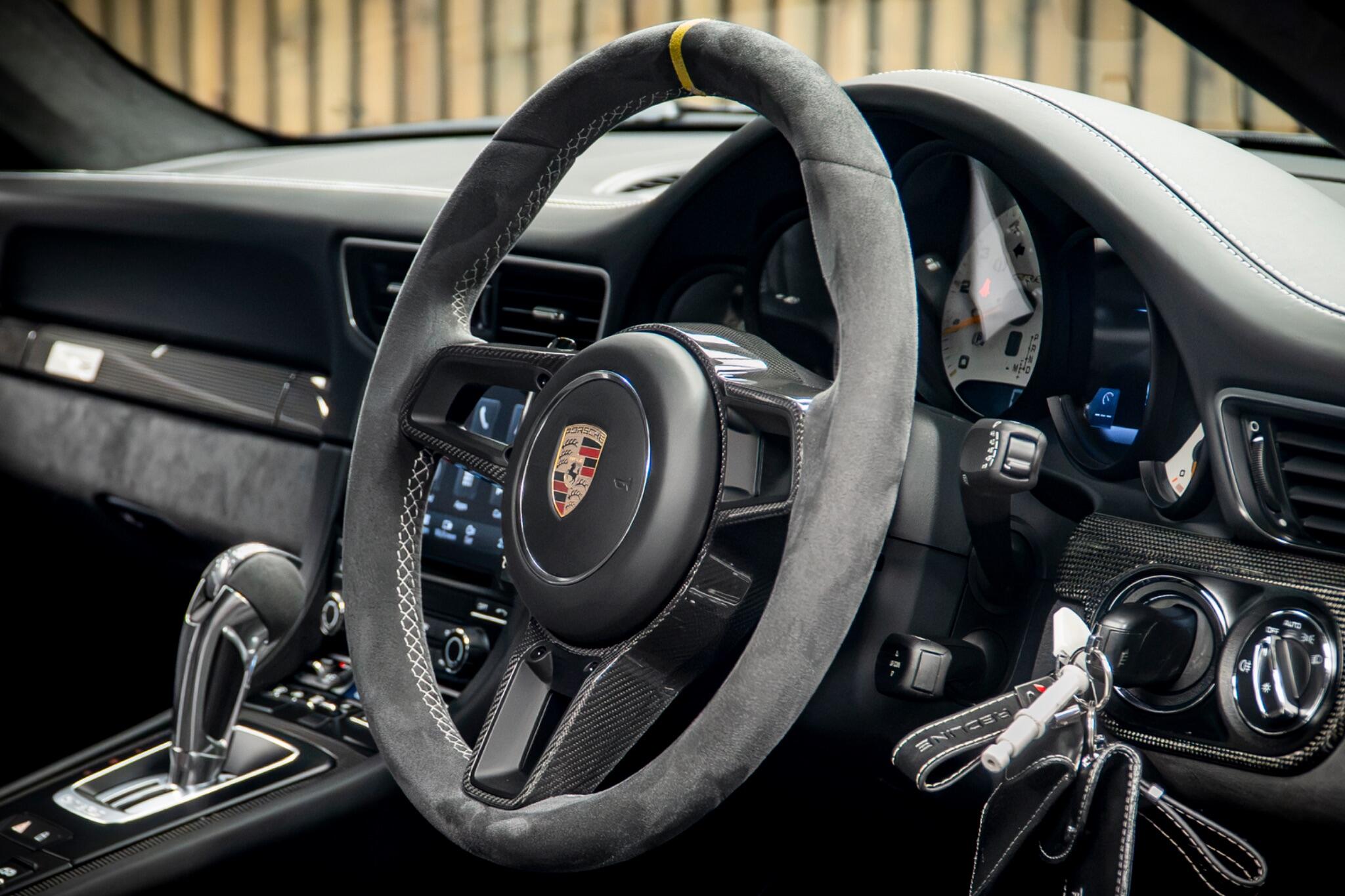 Porsche 911 view 28