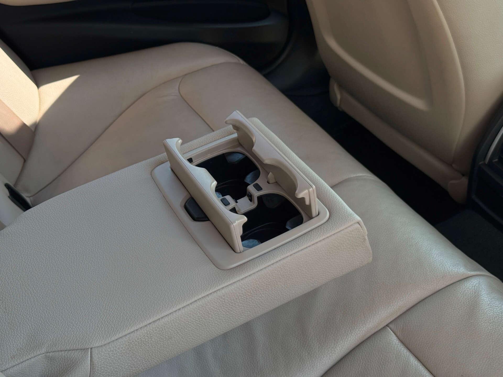 BMW 3 Series view 27