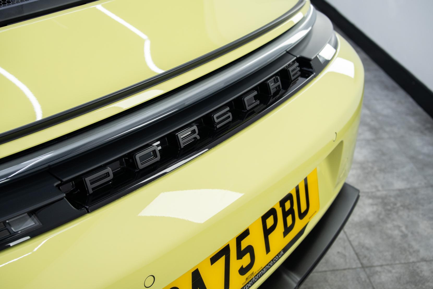 Porsche 911 view 36