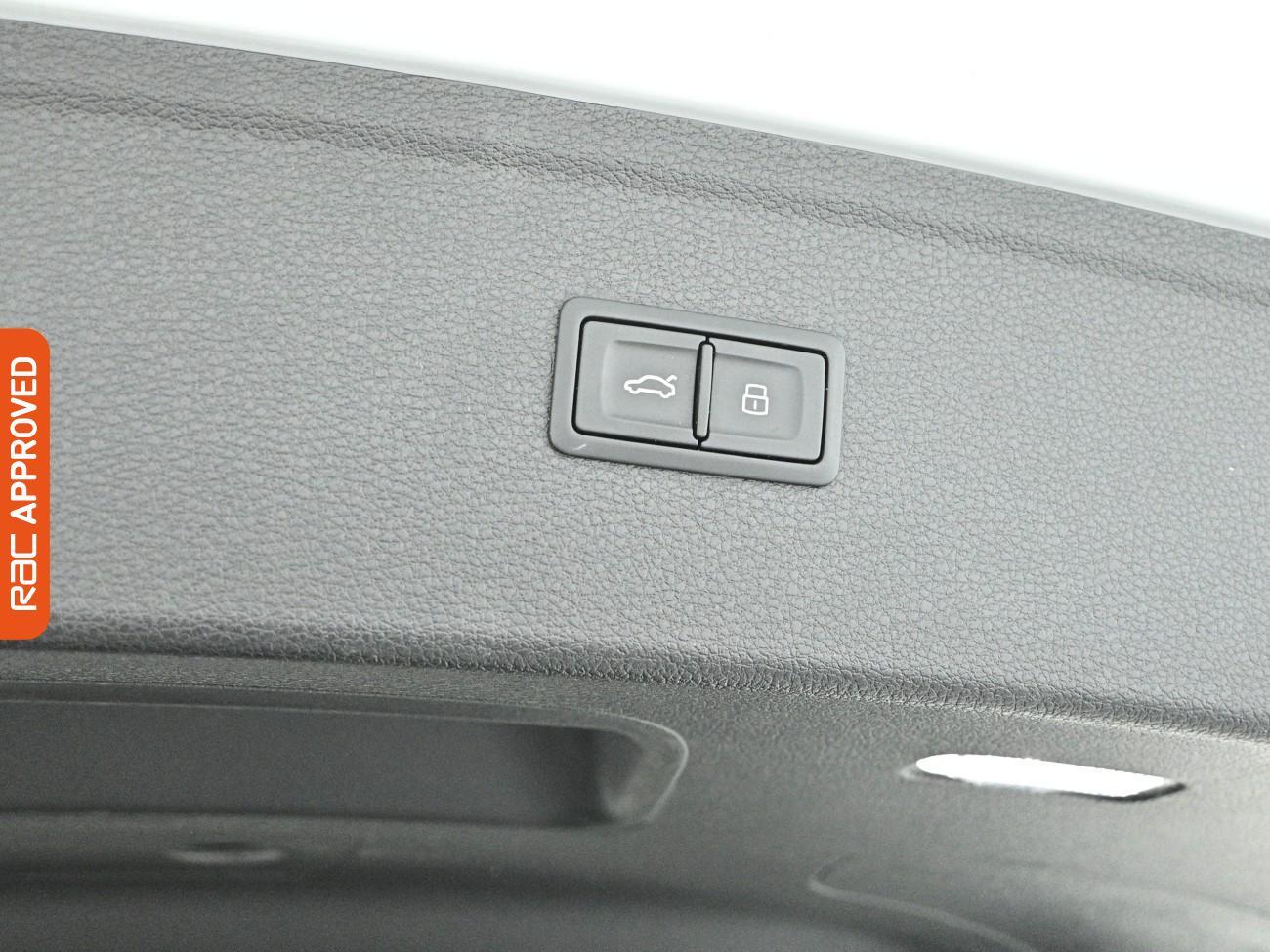 Audi Q5 view 32