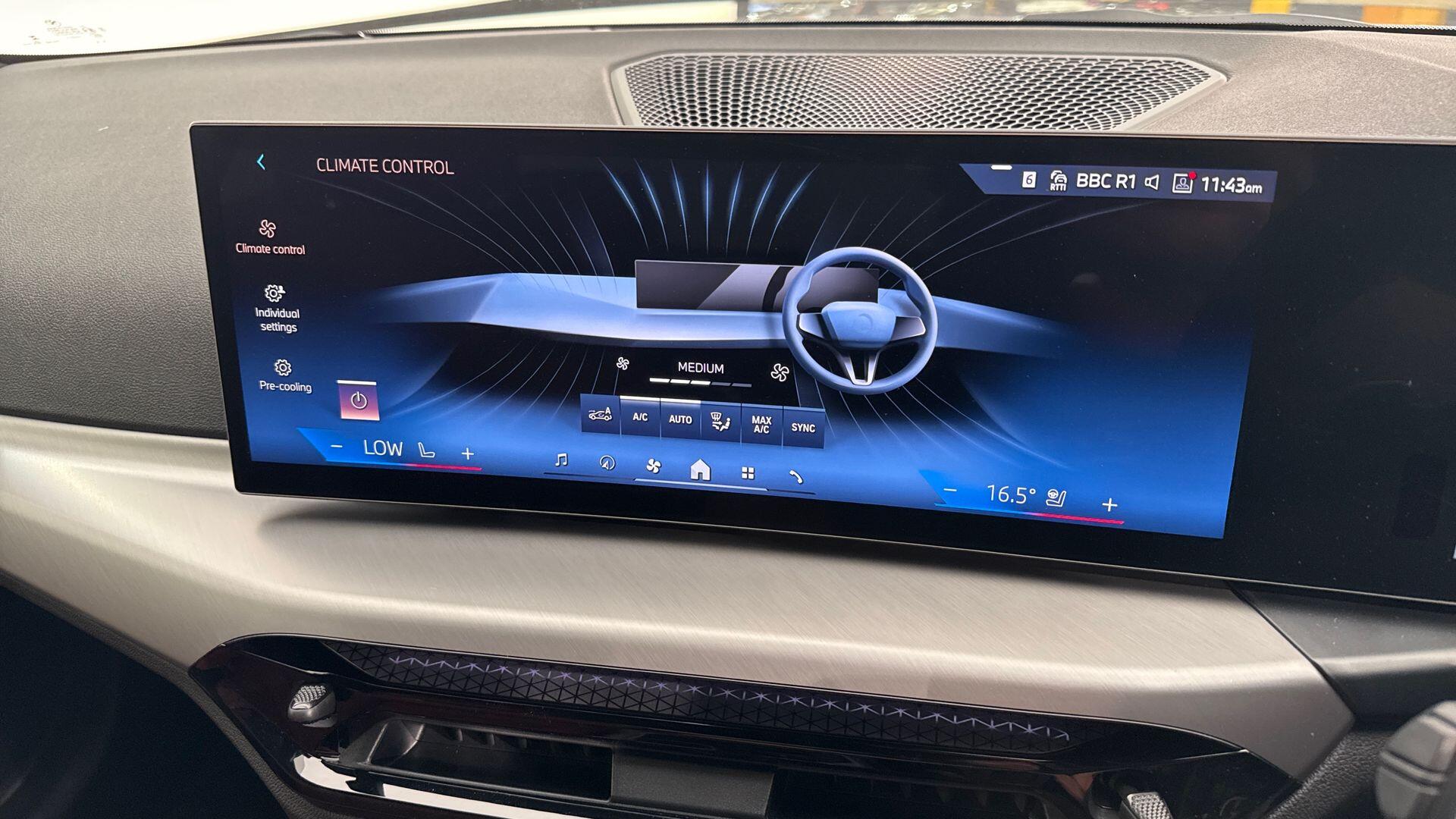 BMW 2 Series view 25
