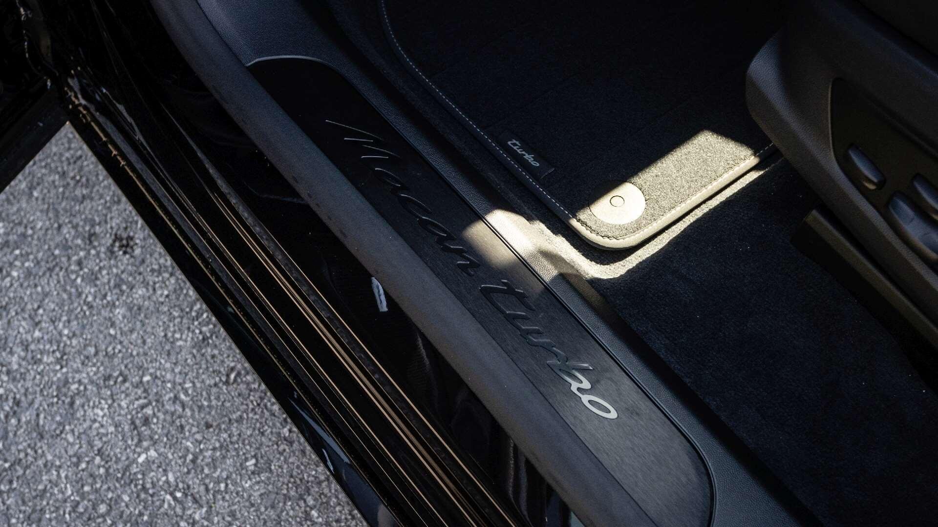 Porsche Macan view 35