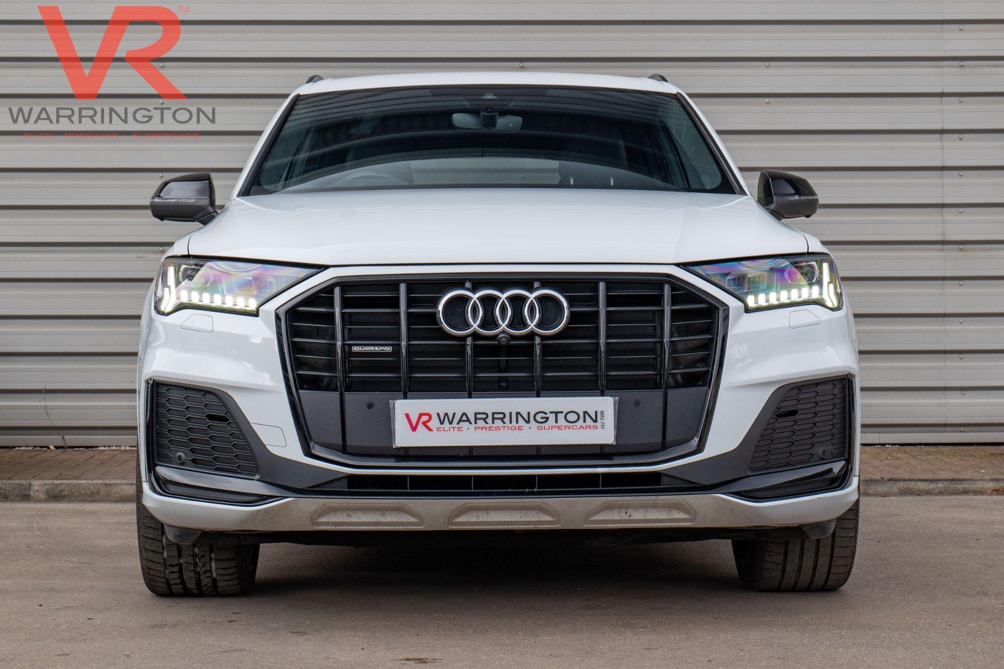 Audi Q7 view 5