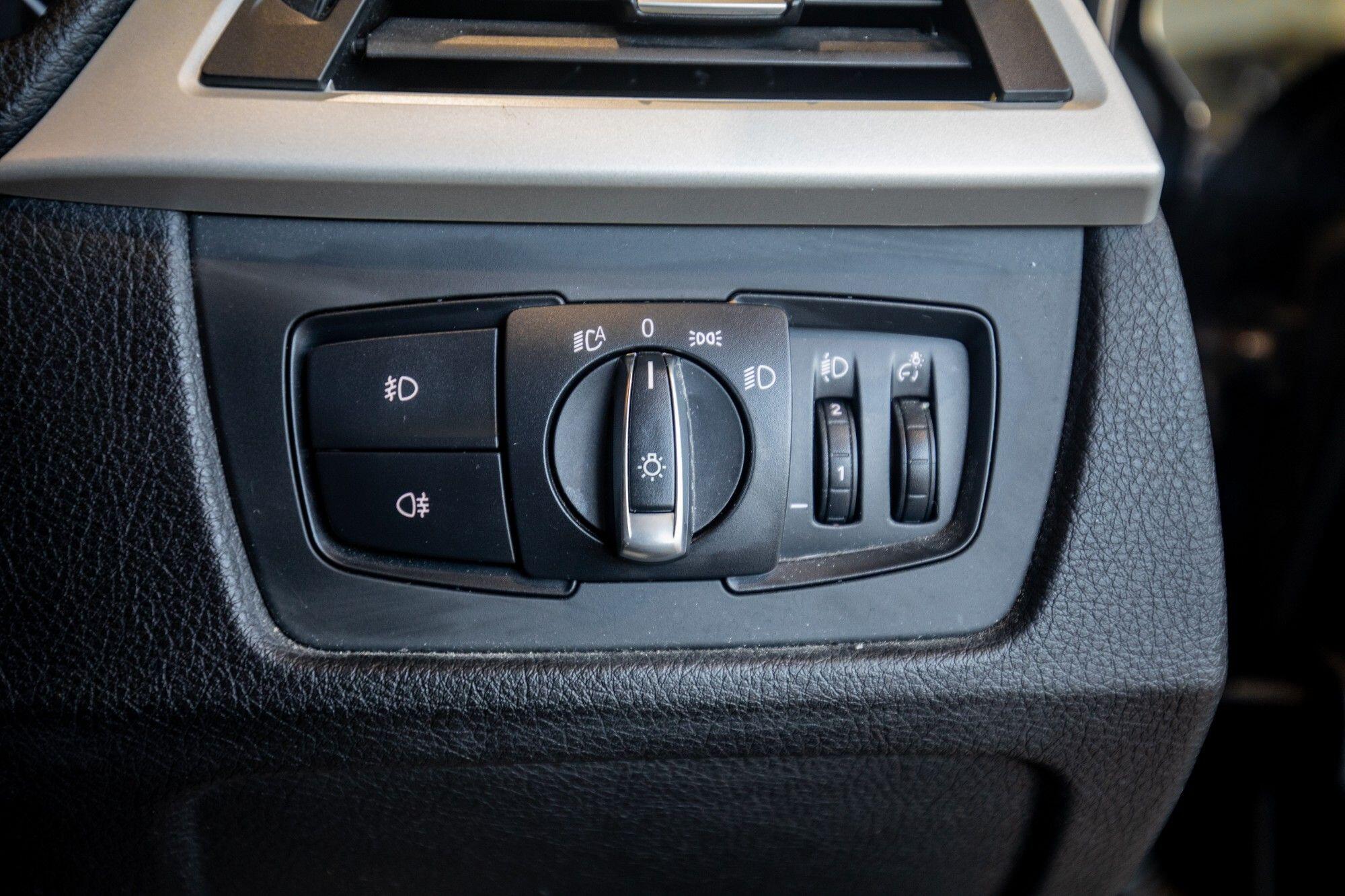 BMW 3 Series view 16